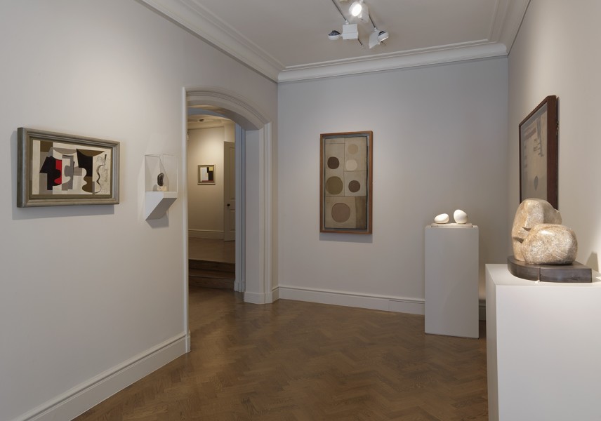 Front Gallery (Clockwise) : Ben Nicholson, Florentine Ballet (1934), Barbara Hepworth, Single Form (1934), Ben Nicholson, Composition (1939), Ben Nicholson, Six Circles (1933), Barbara Hepworth, Two Forms (1935), Ben Nicholson, Guitar (1932) and Barbara Hepworth, Two Heads (1932)