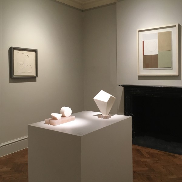 Back Gallery (Clockwise) : Ben Nicholson, White Relief, Square and Circles (1934), Ben Nicholson, Painted Relief - Version I (1940),  Barbara Hepworth, Form (1936) and Barbara Hepworth, Two Forms (1934-35)