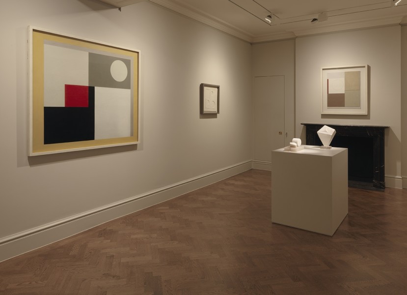 Back Gallery (Clockwise) : Ben Nicholson, Painting - Version I (1938), Ben Nicholson, White Relief, Square and Circles (1934), Ben Nicholson, Painted Refied - Version I (1940), Barbara Hepworth, Form (1936) and Barbara Hepworth, Two Forms (1934-35)