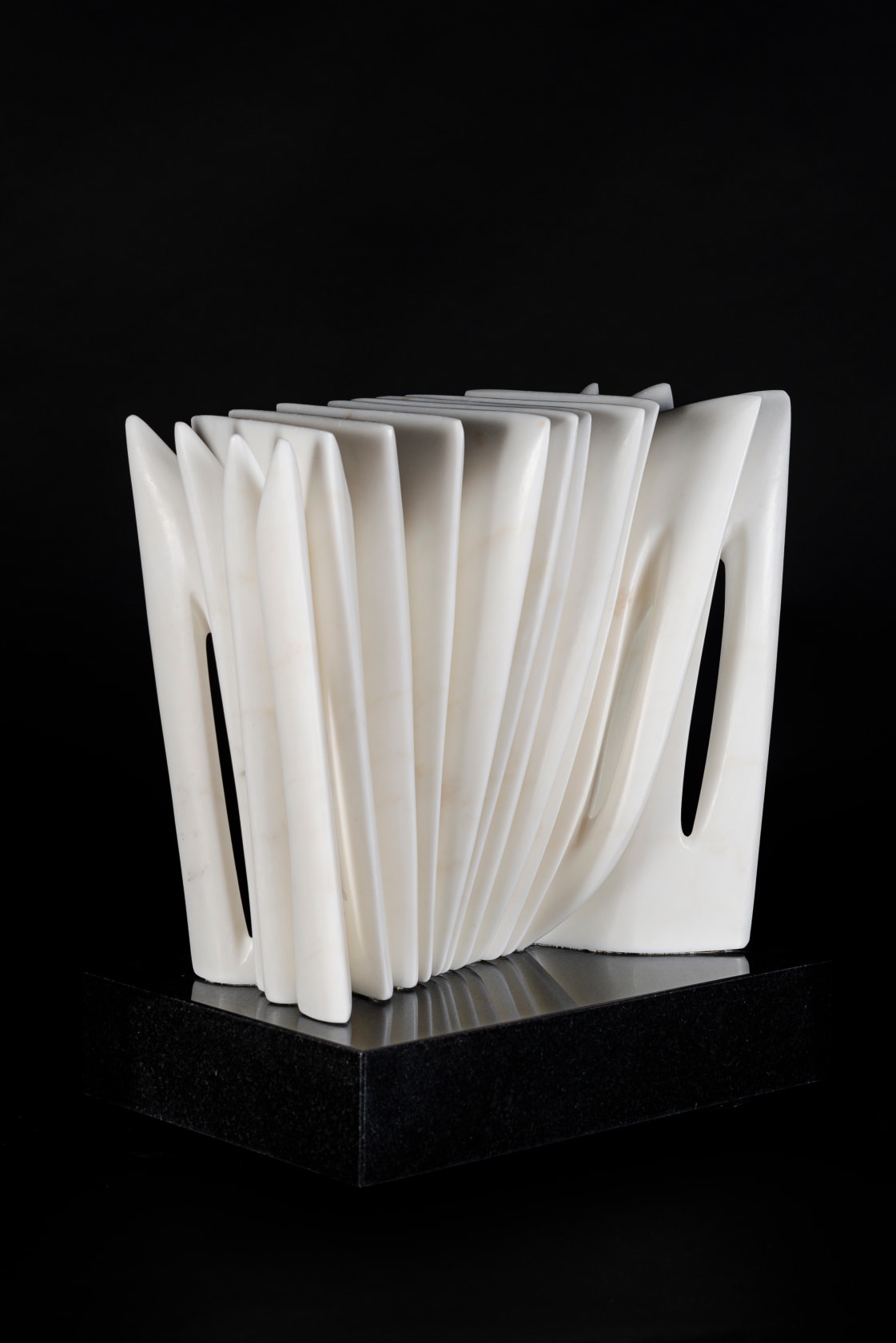 Pablo Atchugarry Untitled, 2024 Carrara marble, 11 1/4 x 12 x 6 1/4 in. (28.5 x 30.5 x 16 cm)...