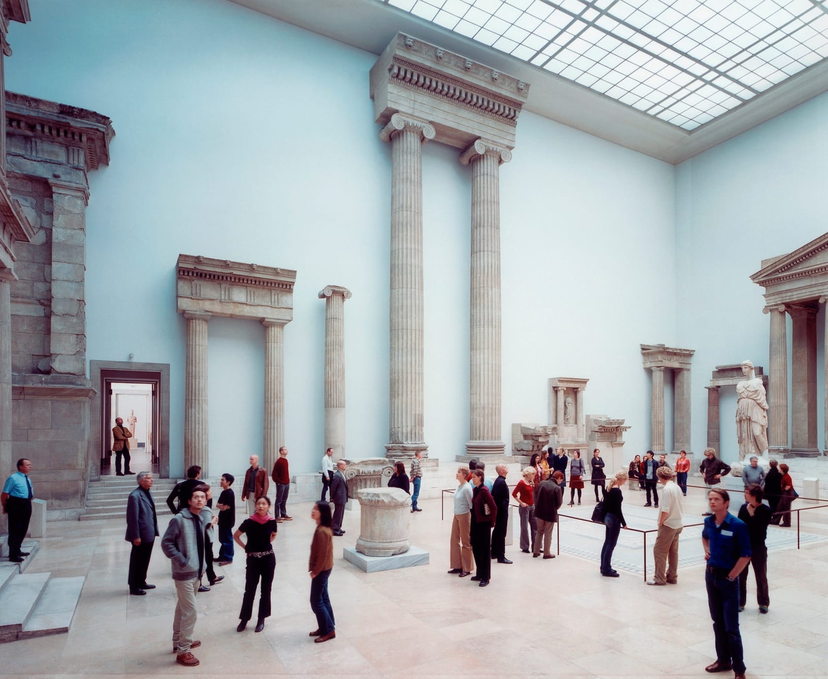 Thomas Struth Pergamon Museum III, Berlin, 2001