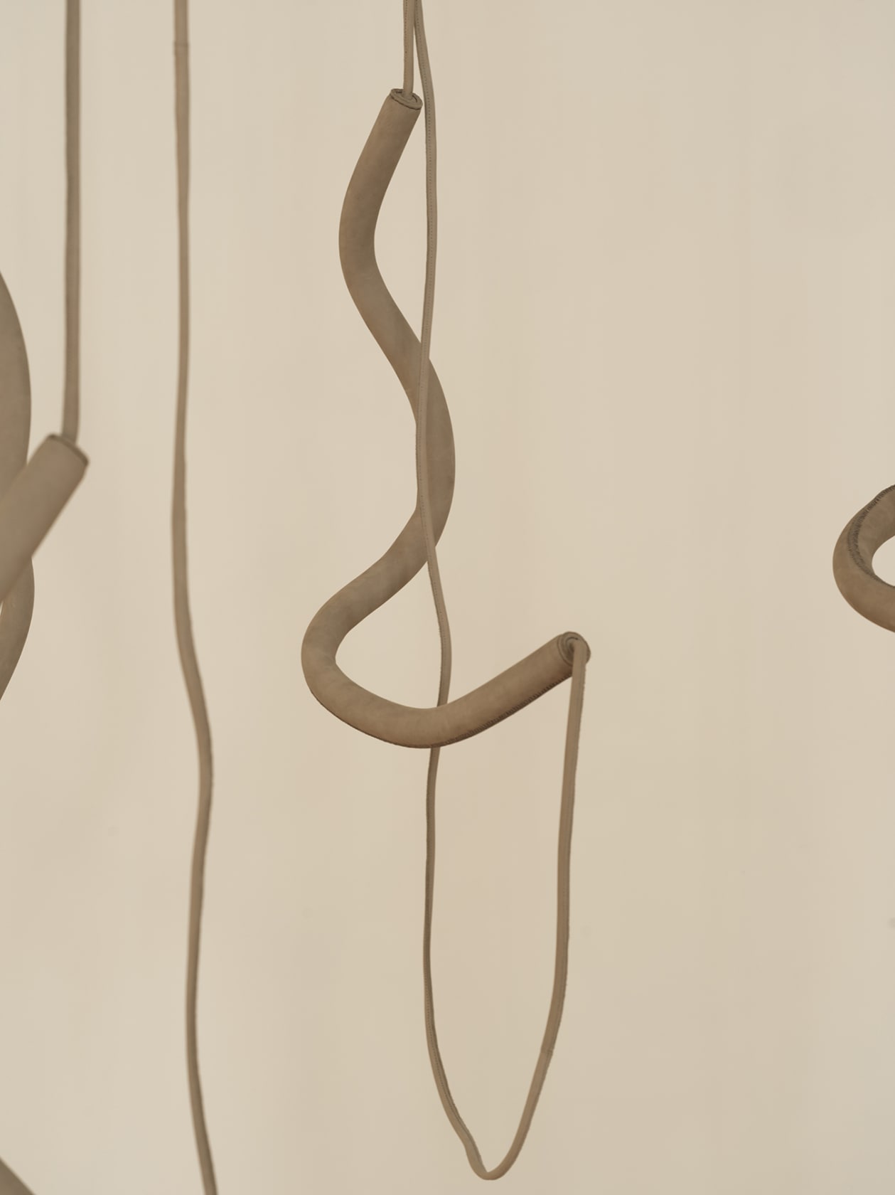 Leonor Antunes, alterated knot 5, 2018