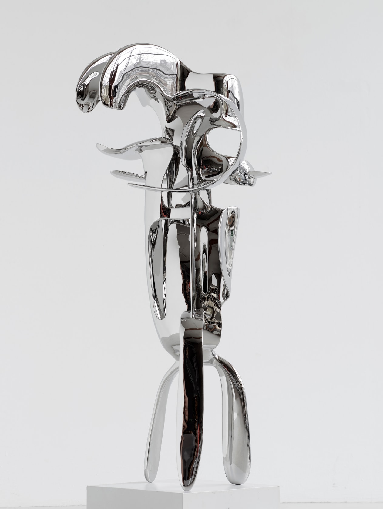 Tony Cragg Incident, 2023 Stainless steel 63 x 22 7/8 x 22 in. (160 x 58 x 56 cm)