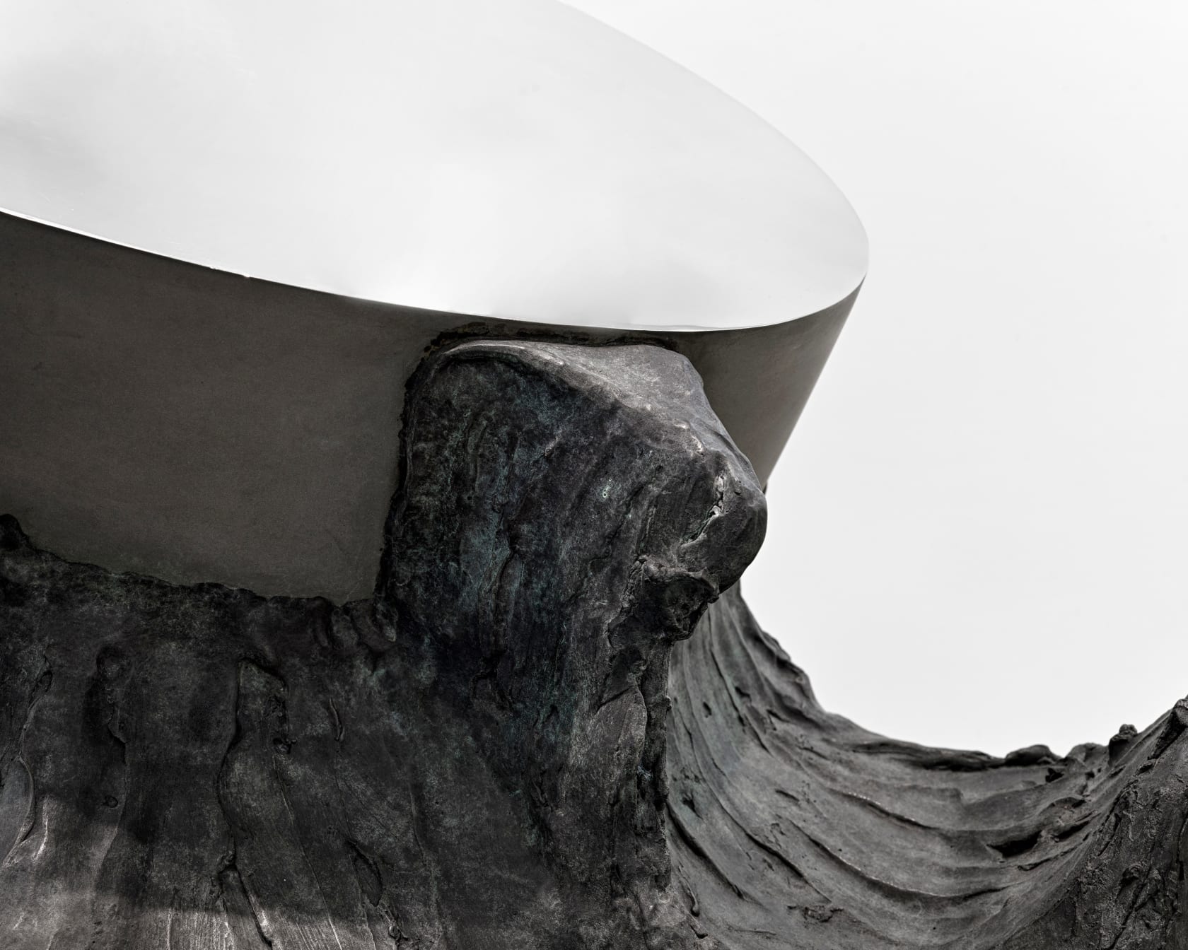 Giuseppe Penone Geometria nelle mani - ovale, 2005 Bronze, polished stainless steel 48 1/4 x 65 x 53 1/8 in....