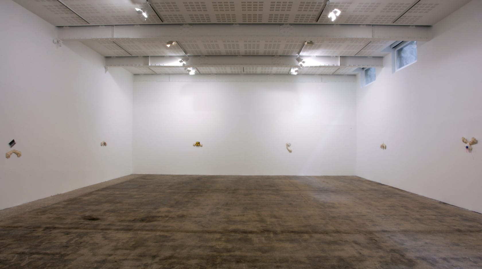 An exhibition installation view from: Richard Tuttle, Matter