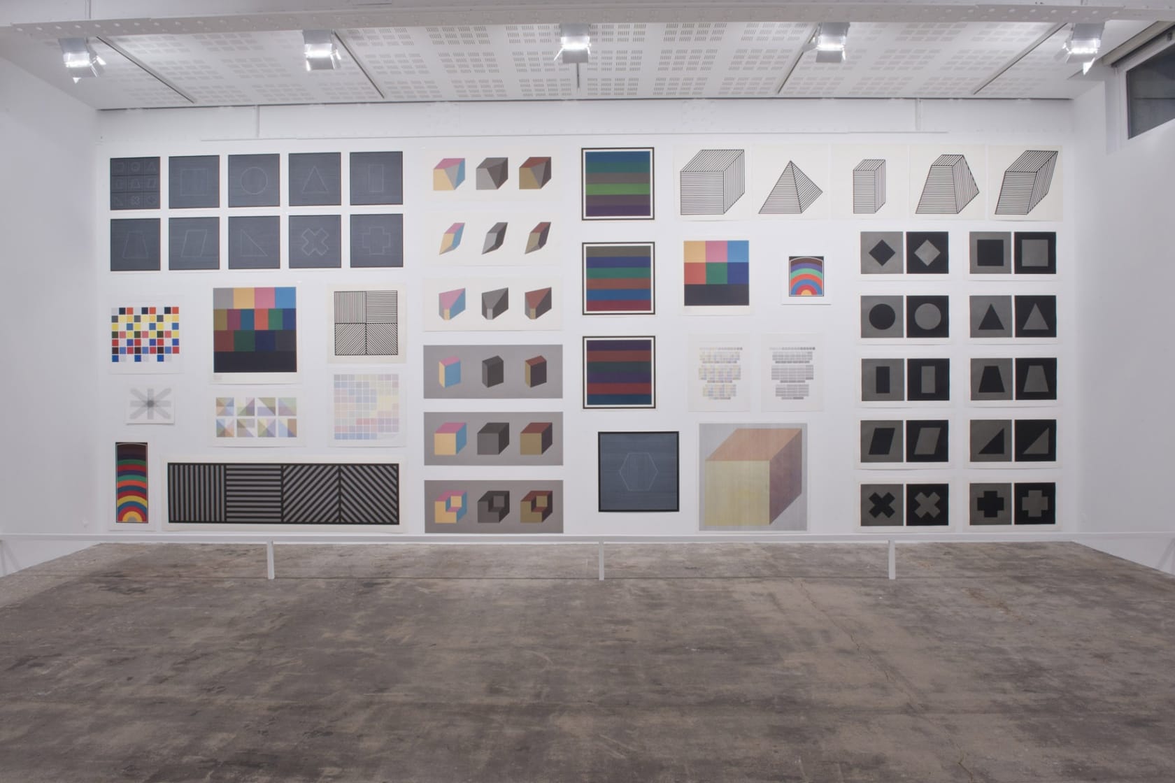 An exhibition installation view from: Sol LeWitt, Pyramides