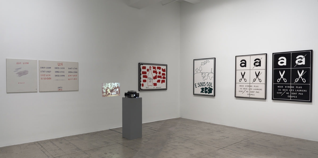 An exhibition installation view from: Marcel Broodthaers and James Lee Byars