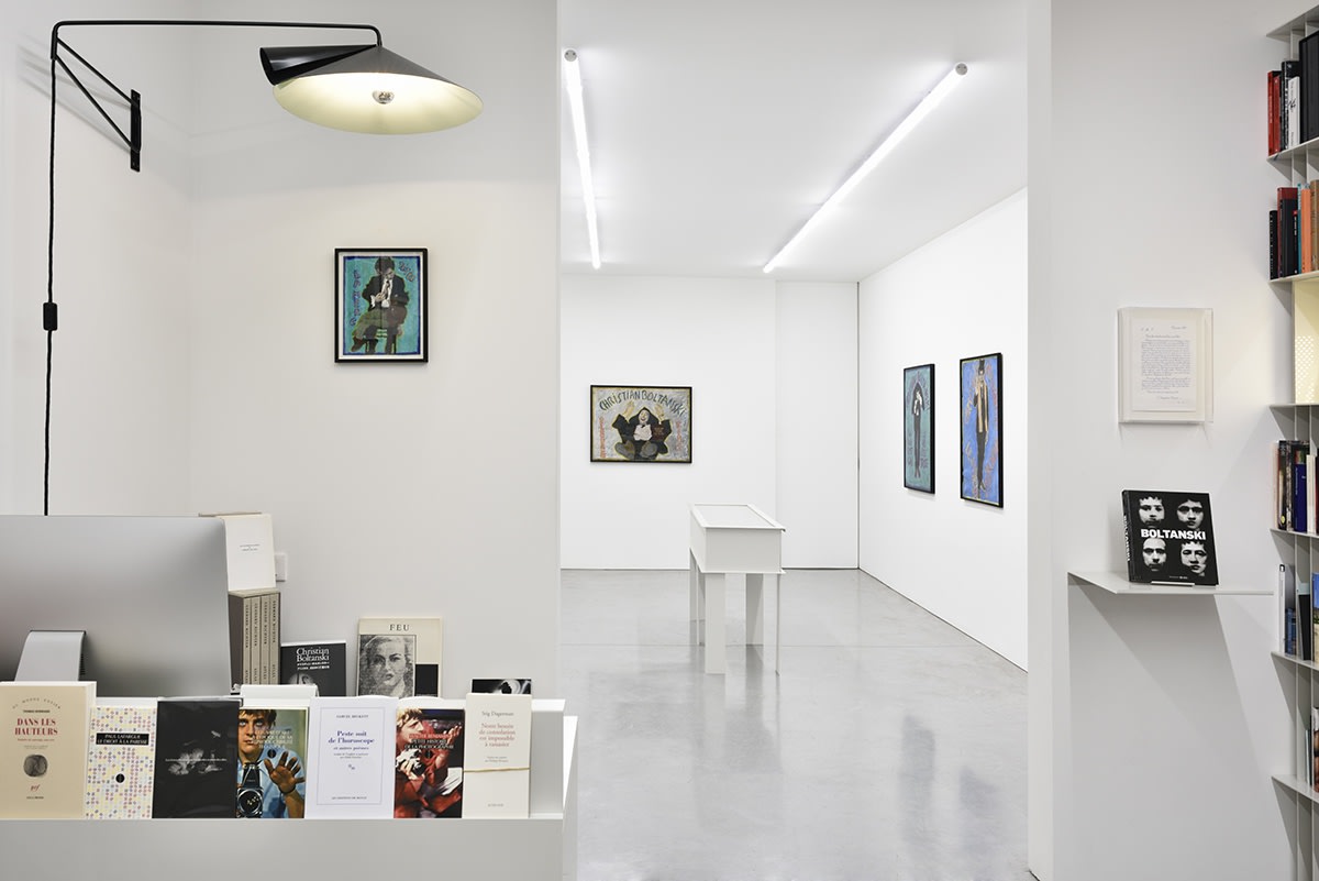 An exhibition installation view from: Christian Boltanski, Saynètes Comiques