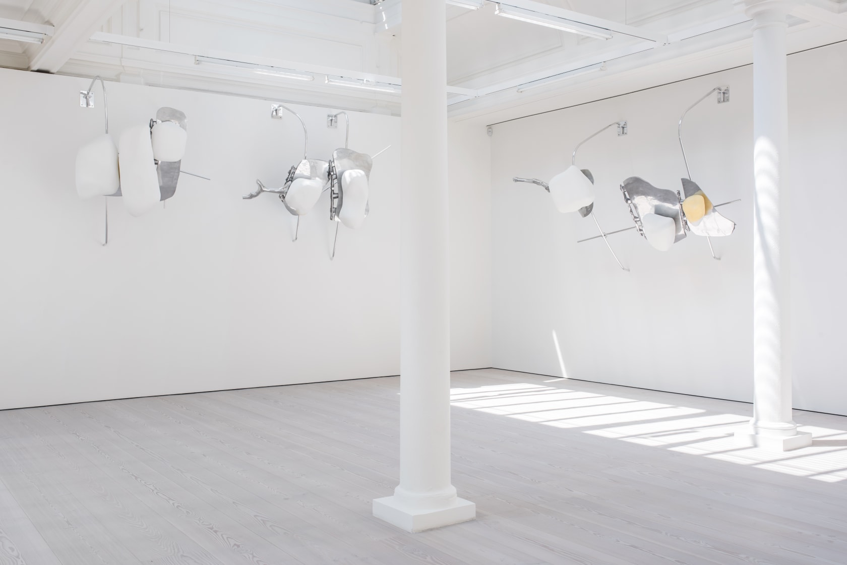 An exhibition installation view from: Nairy Baghramian, Scruff of the Neck