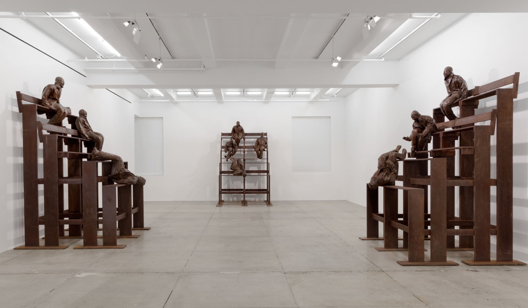 An exhibition installation view from: Juan Muñoz