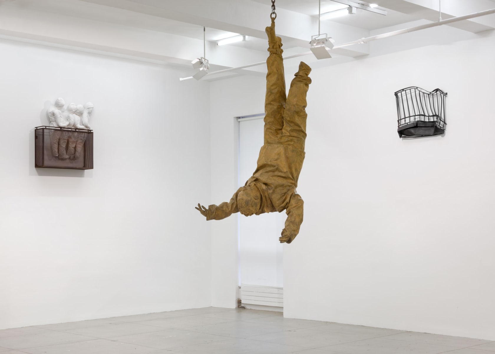 An exhibition installation view from: Juan Muñoz