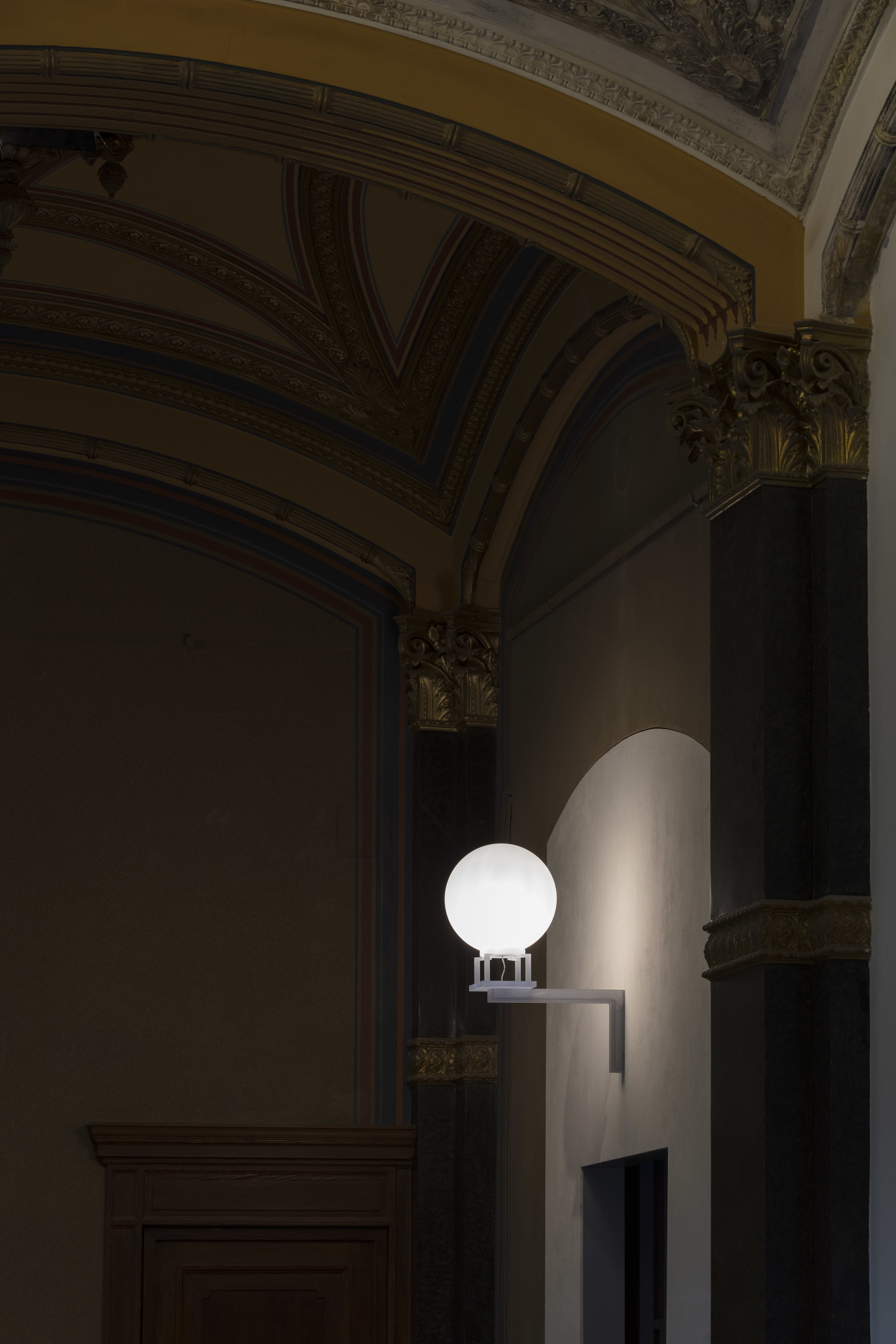 Philippe Parreno, Flickering Lights (Marianne Brandt), 2018