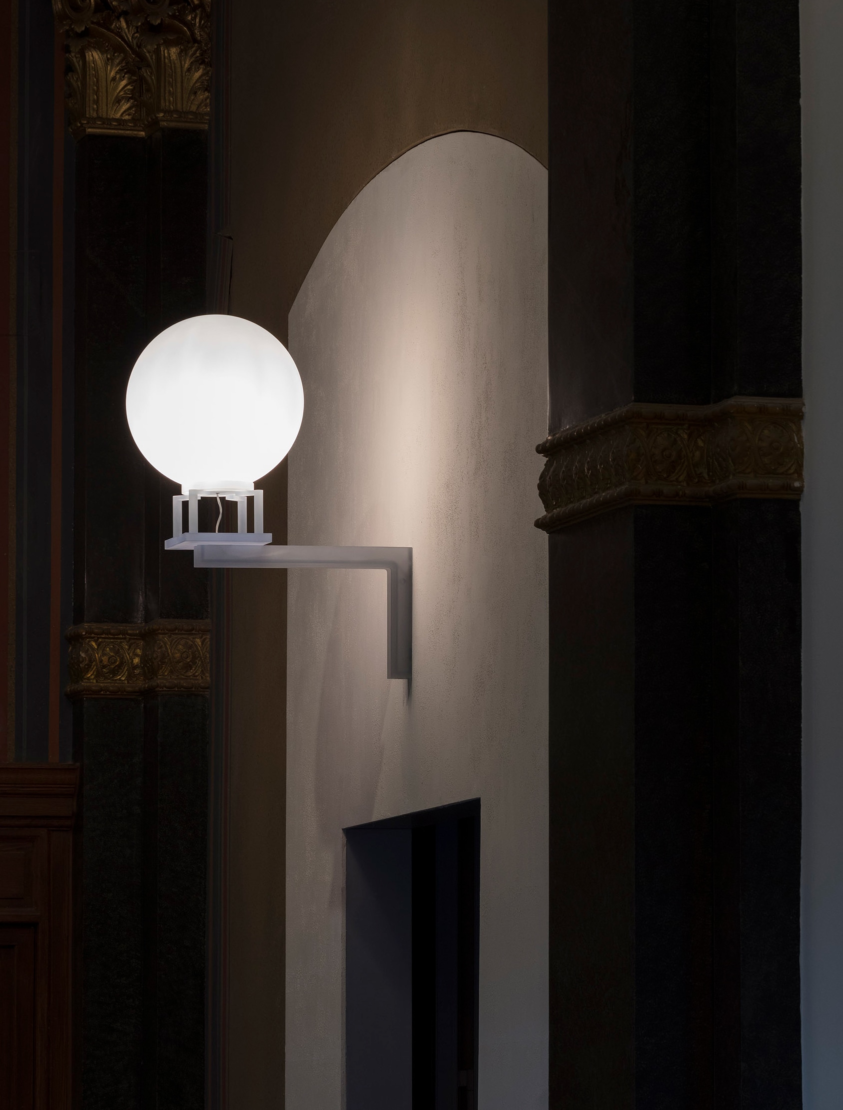 Philippe Parreno, Flickering Lights (Marianne Brandt), 2018