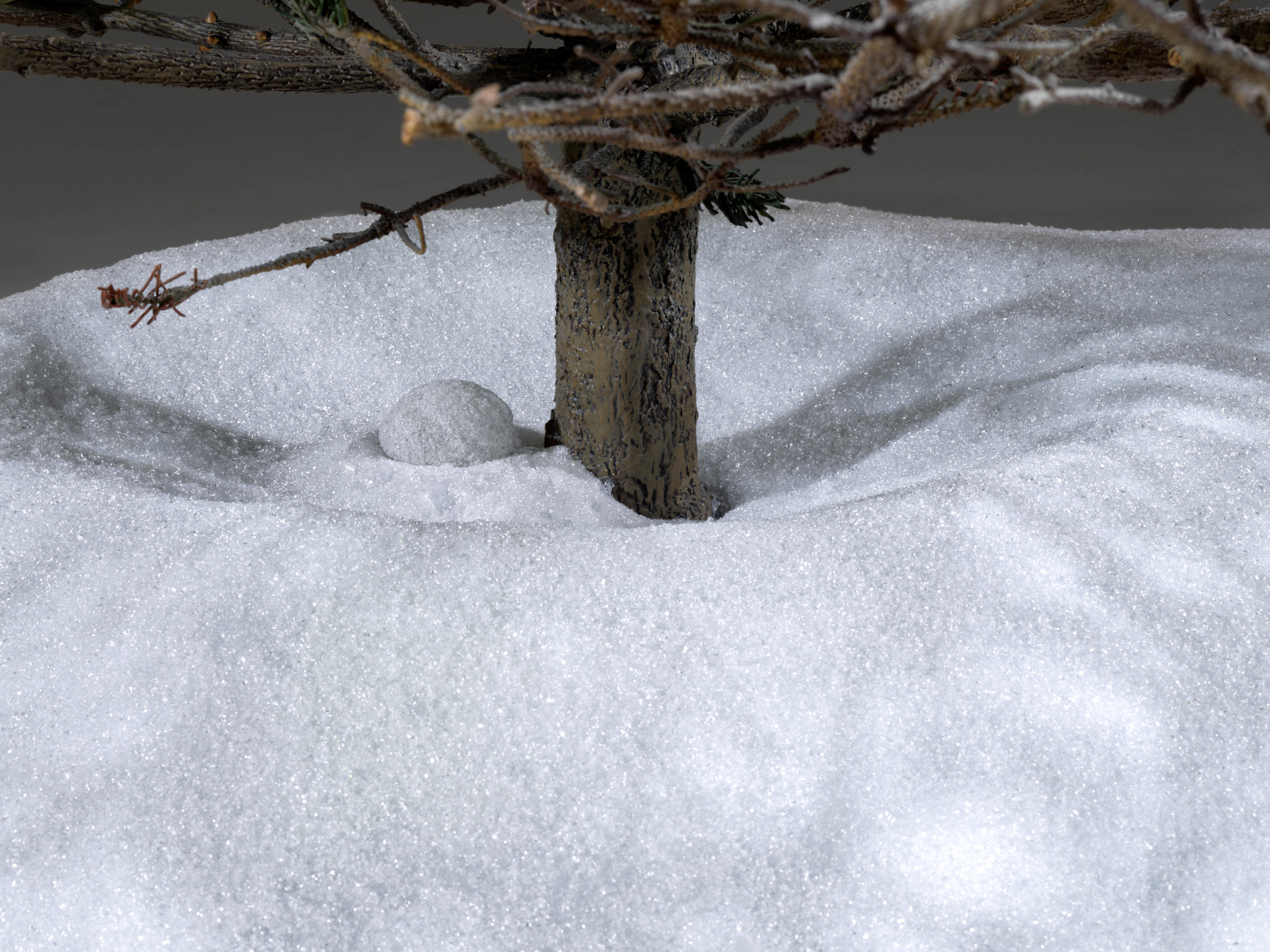 Philippe Parreno Fraught Times, UK 22nd–23rd March 20132020 Tree: Cast and painted stainless steel, glass and 5 glass ornaments Glass...