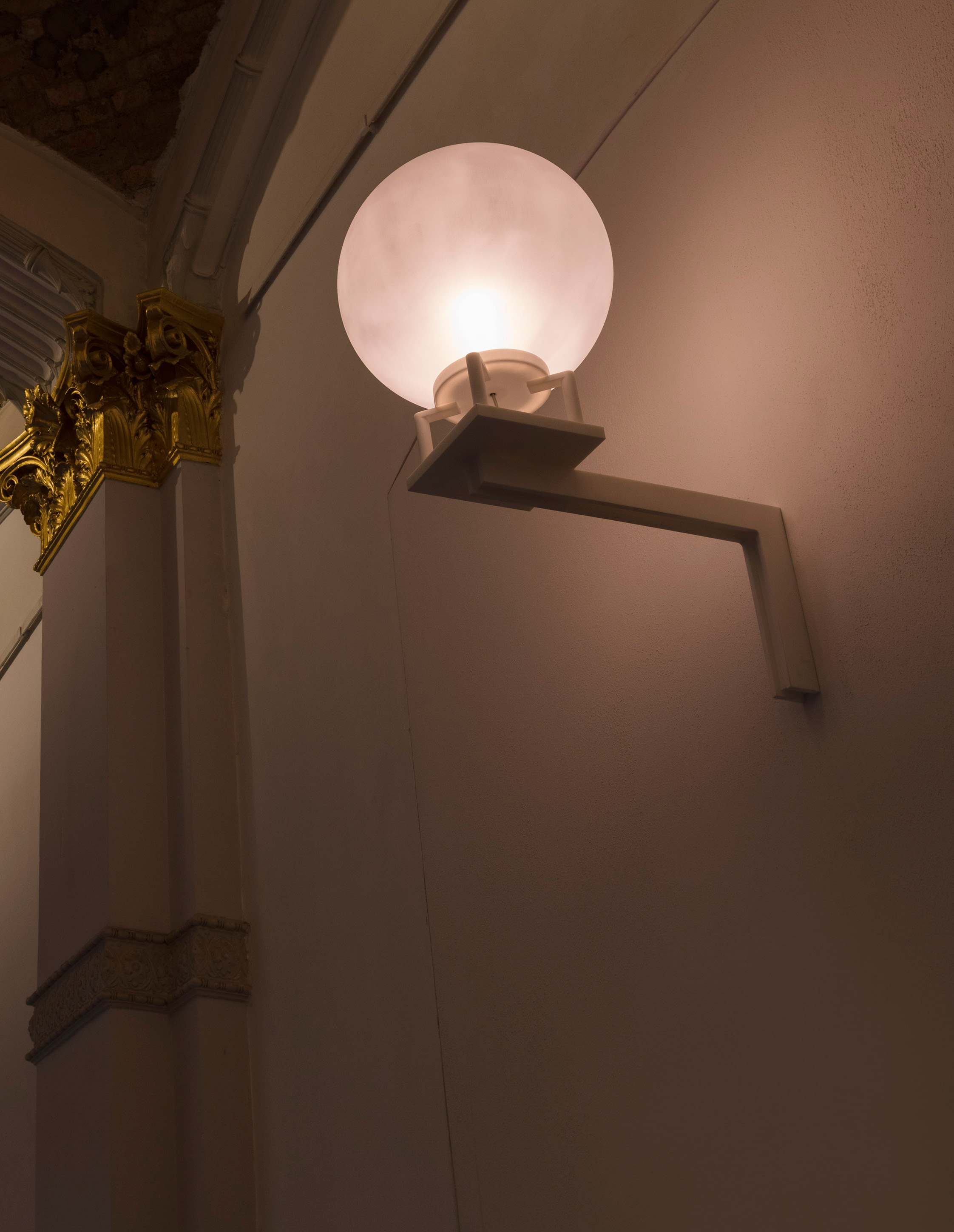 Philippe Parreno, Flickering Lights (Marianne Brandt), 2018