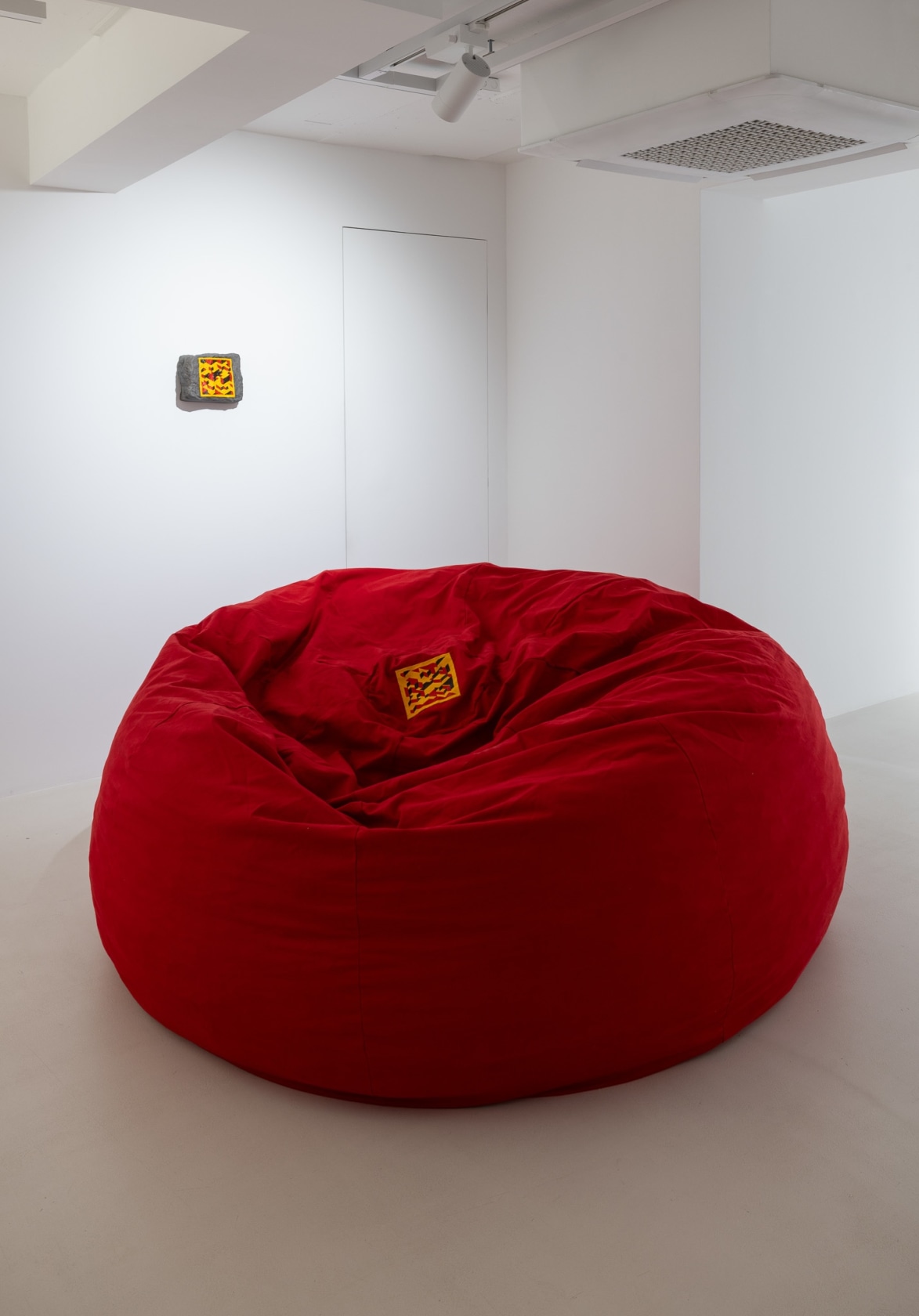 Angela Bulloch, Target Slap Happy Bag, 2023