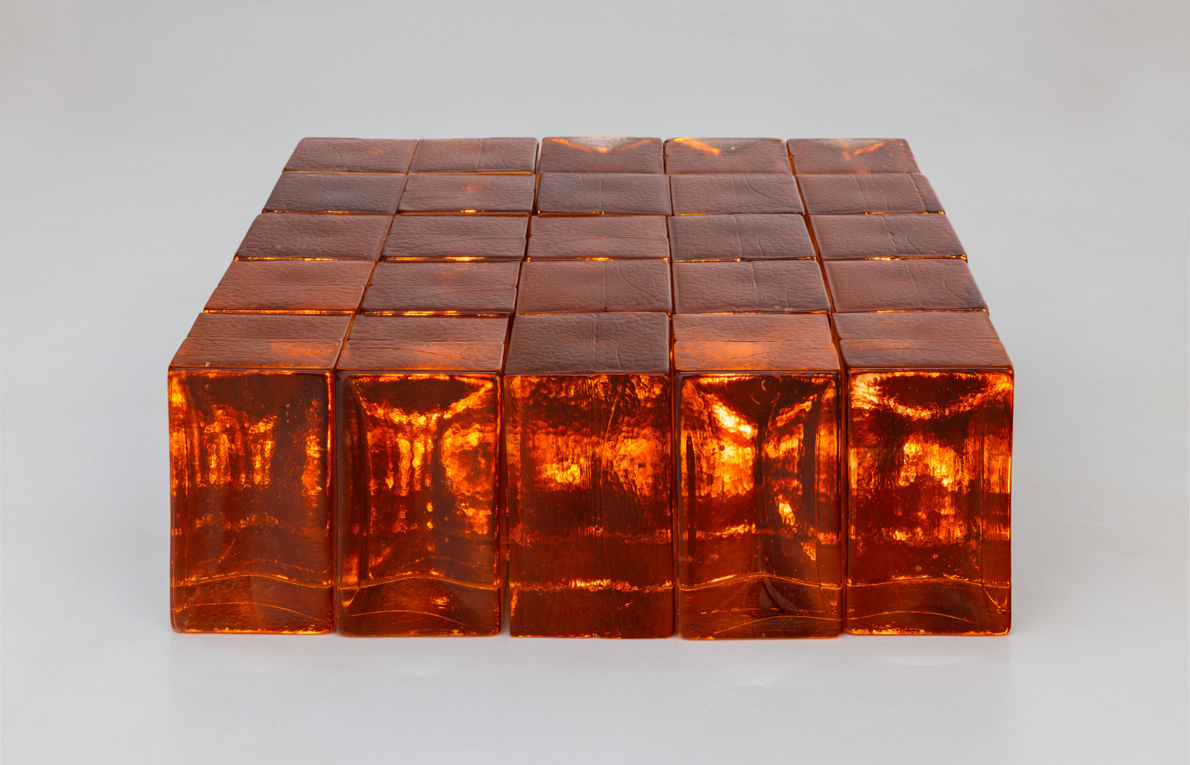 Ann Veronica Janssens, 25 Earl Grey, Rooibos, Abricot Blocks (607), 2025