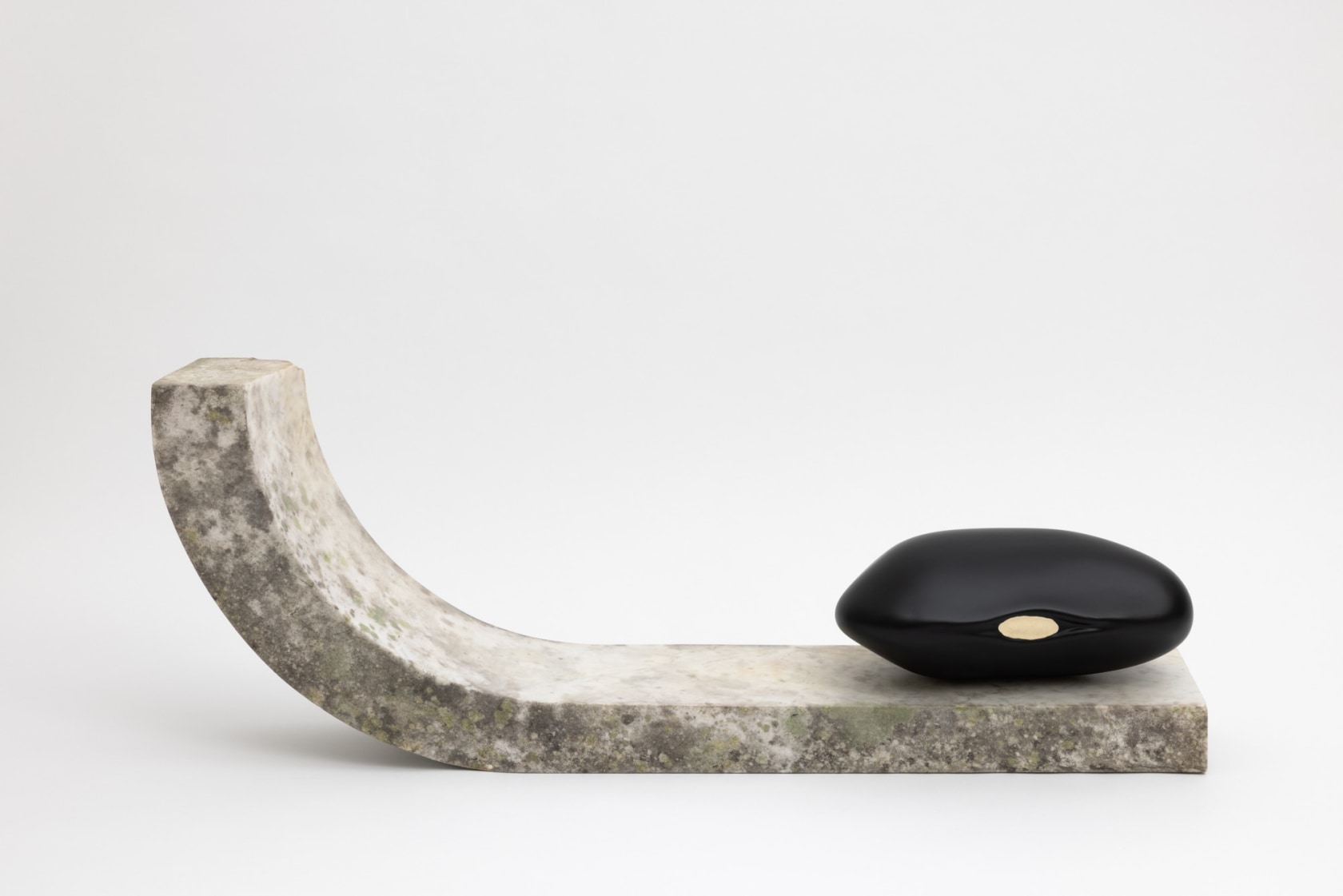 Gabriel Kuri, preemptive particles 1/1, 2023