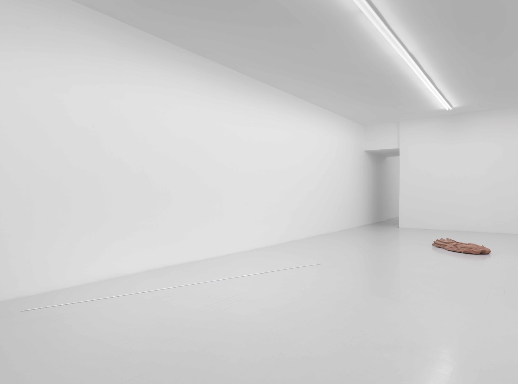 Exhibition view, Mit eiem Amarena-Fleck im Herzen, 2011 © Jens Ziehe