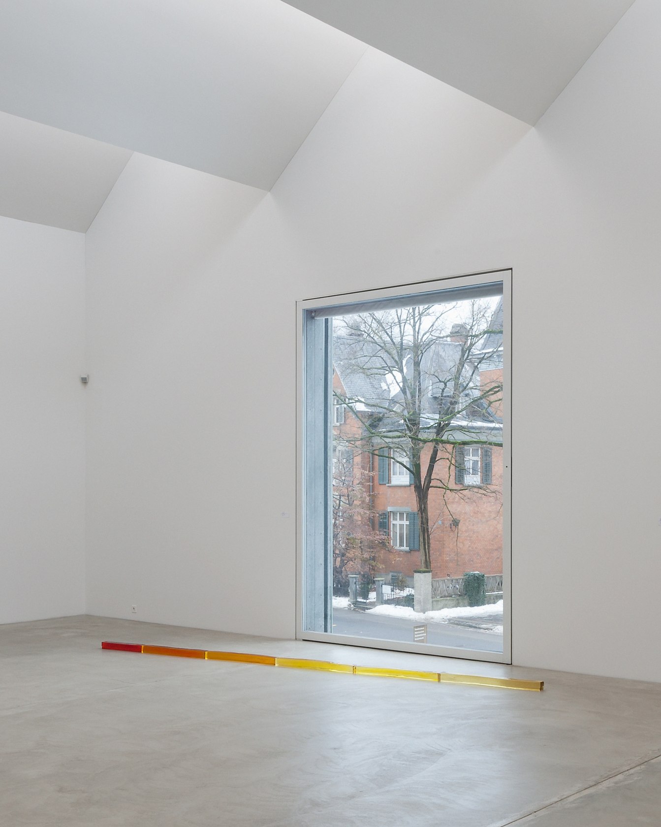 Autoritratto come moto di rotazione della Terra (con loden e scarpe Church's), 2008 Murano glass, sunlight 477,5 x 6,3 x...