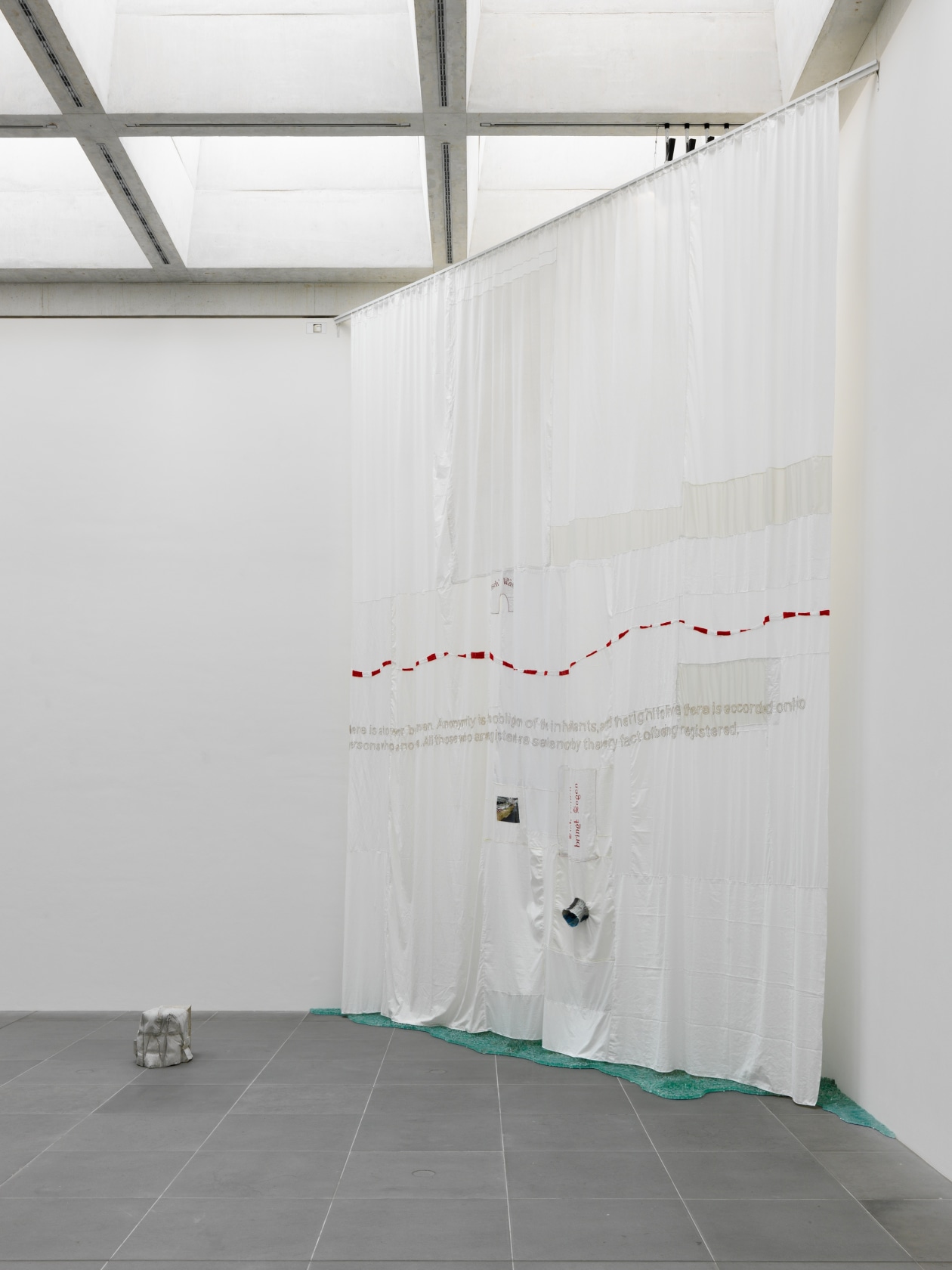 Exhibition view, 30 Künstler / 30 Räume, Neues Museum Nürnberg, 2012 © Annette Kradisch