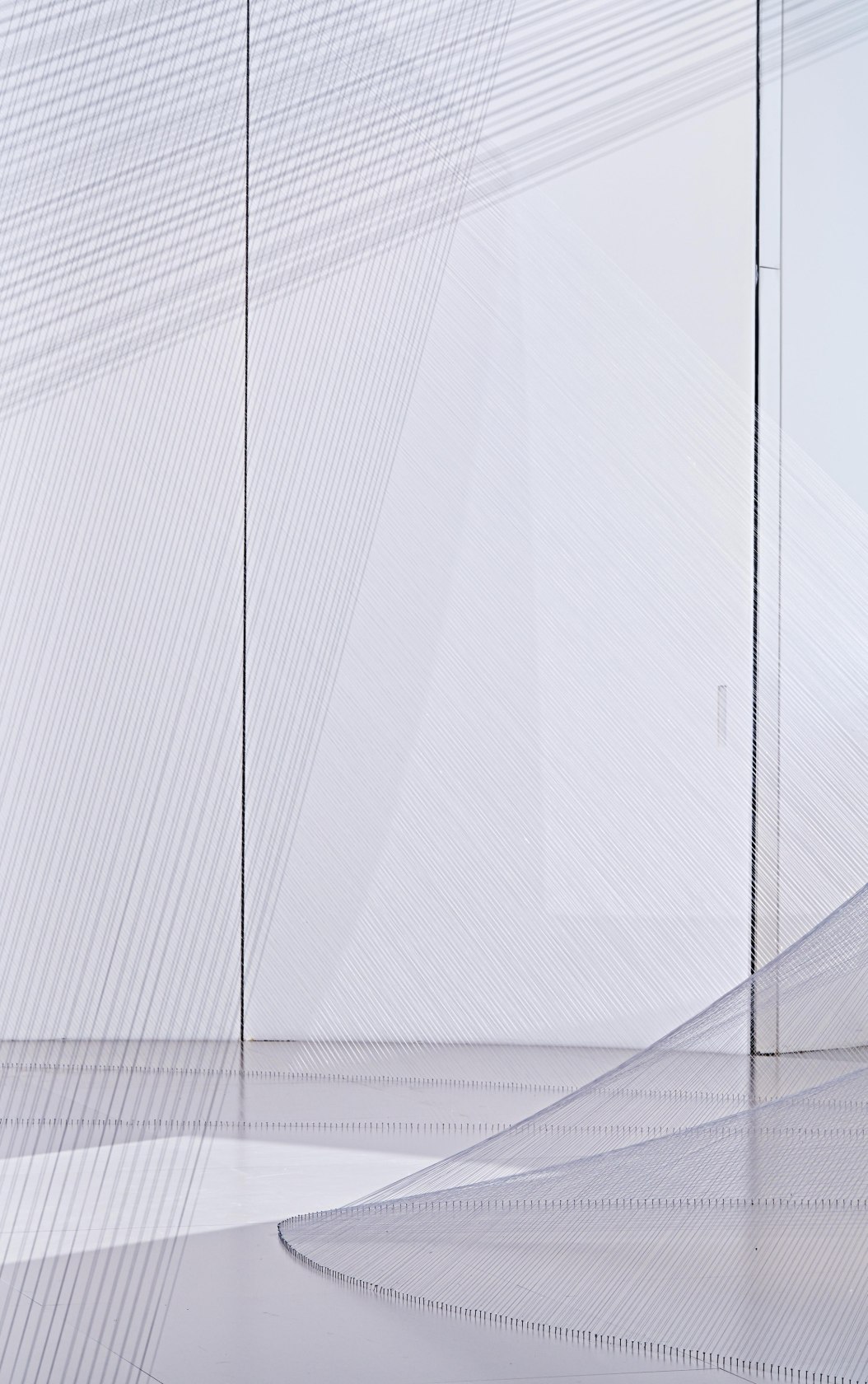 Hyperboloïde III, 2015 Le fil rouge, Espace CulturelLouis Vuitton Paris, 2015 © Pauline Guyon / Louis Vuitton