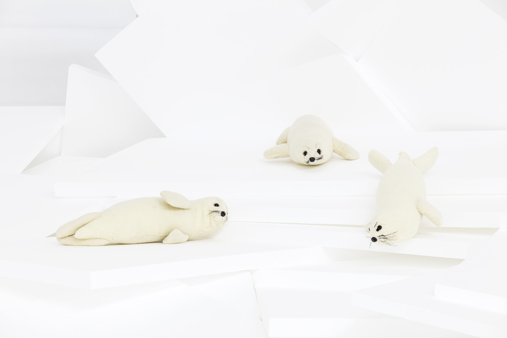 Fin de siècle, 1990 Installation of expanded polystyrene with three stuffed faux seal pups, acrylic, glass, and straw Photo ©...