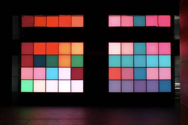 Theatre of Vision and Access, 2008 40 pixel boxes, mirrors, 2 metal plinths Photo © Valerie Stahl von Stromberg