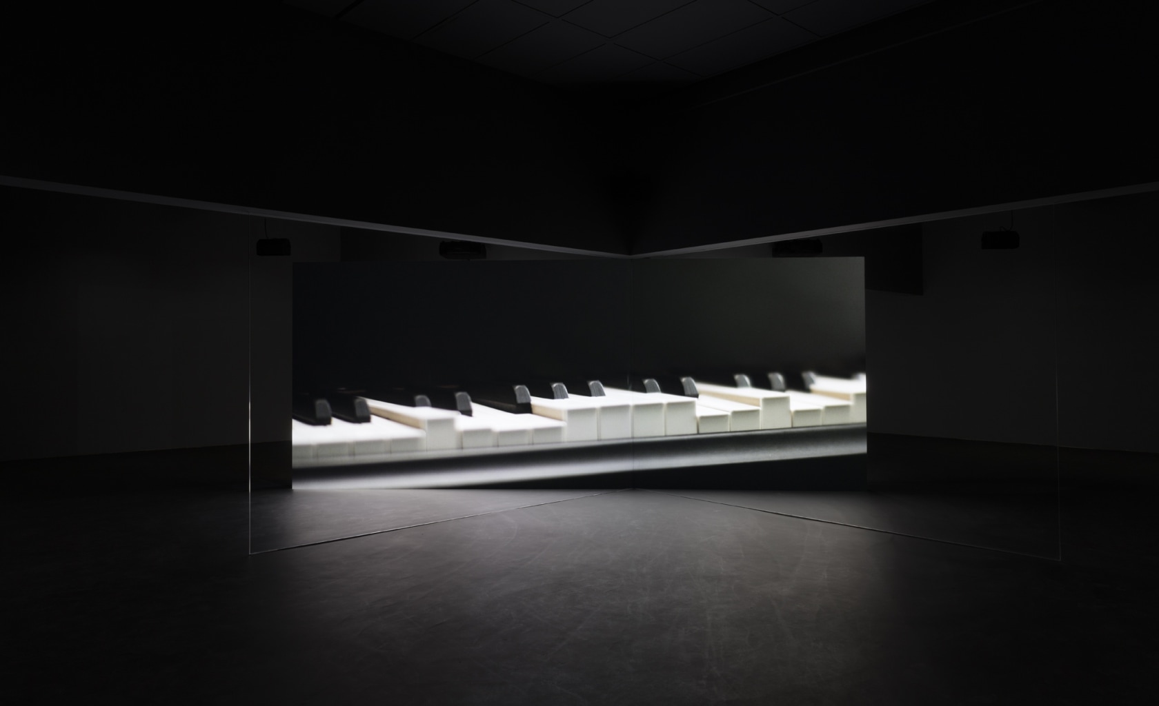 Anri Sala, Take Over, 2017. Exhibition view: Take Over, Esther Schipper, Berlin, 2017. Photo © Andrea Rossetti