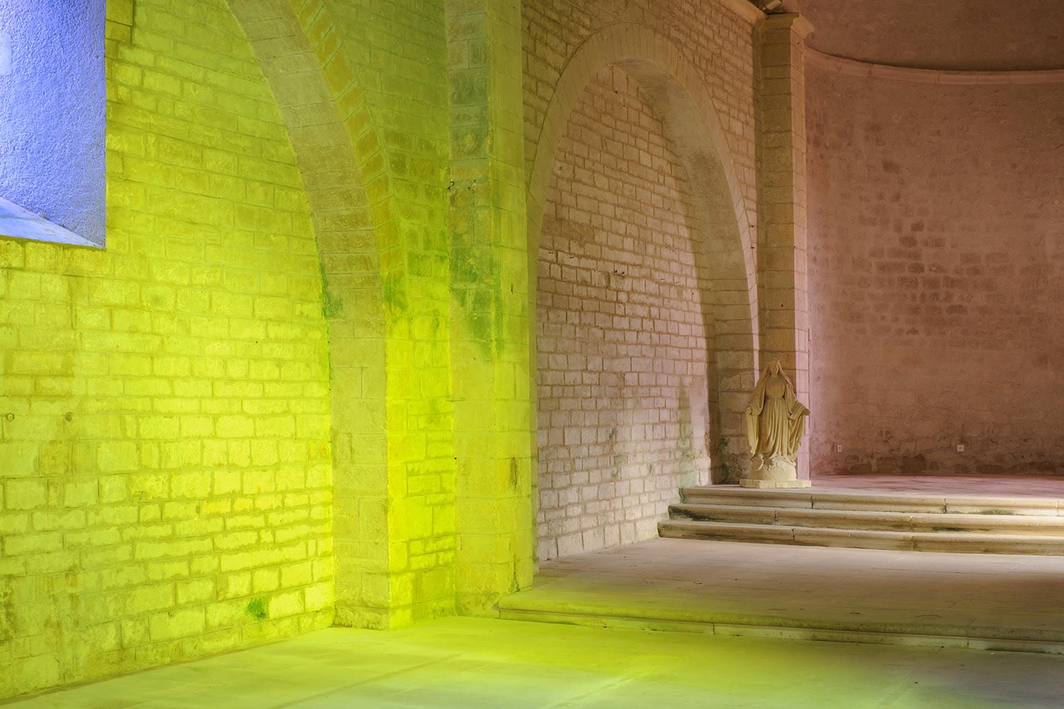 Exhibition view Ann Veronica Janssens, 2013 Chapelle Saint Vincent, Grignan Photo © Isabelle Arthuis