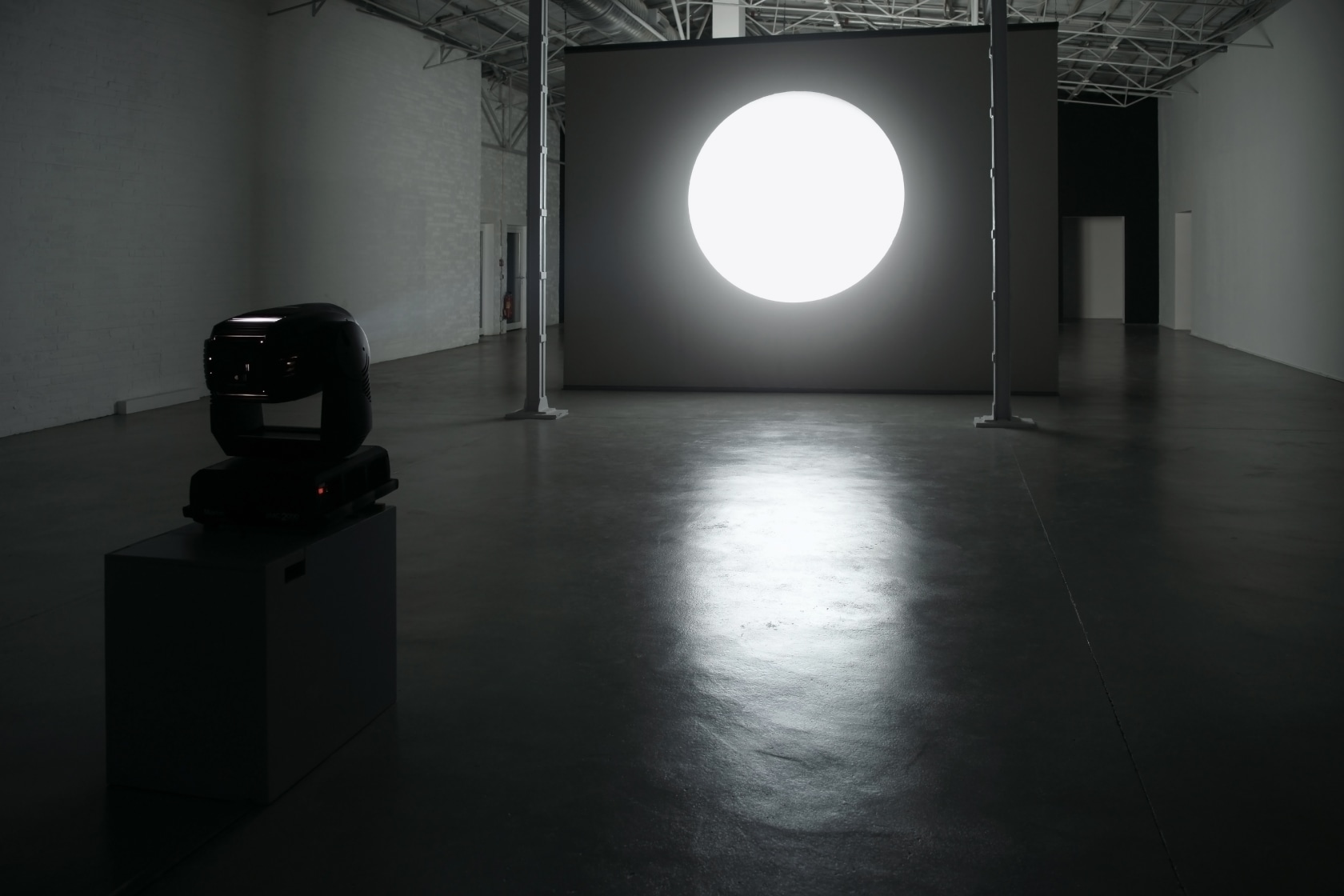 Martin (Mac 2000 performance), 2009–11 Rear projection, beamer Martin, Mac 2000 perfomance, DMX recorder, projection screen, PVC Duration: approx. 9...