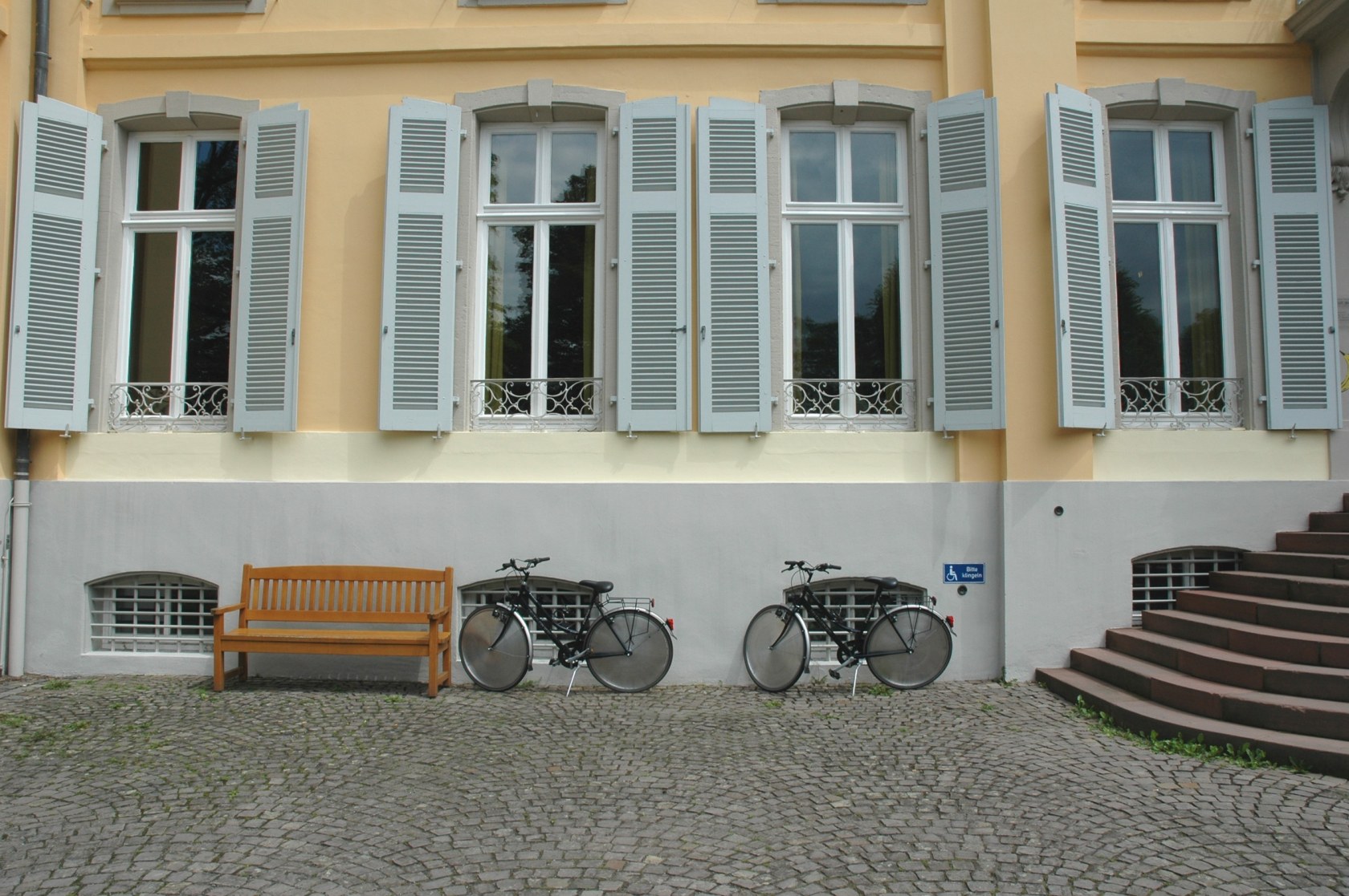 Exhibition view An den Frühling, 2007 Museum Morsbroich, Leverkusen Photo © Ann Veronica Janssens