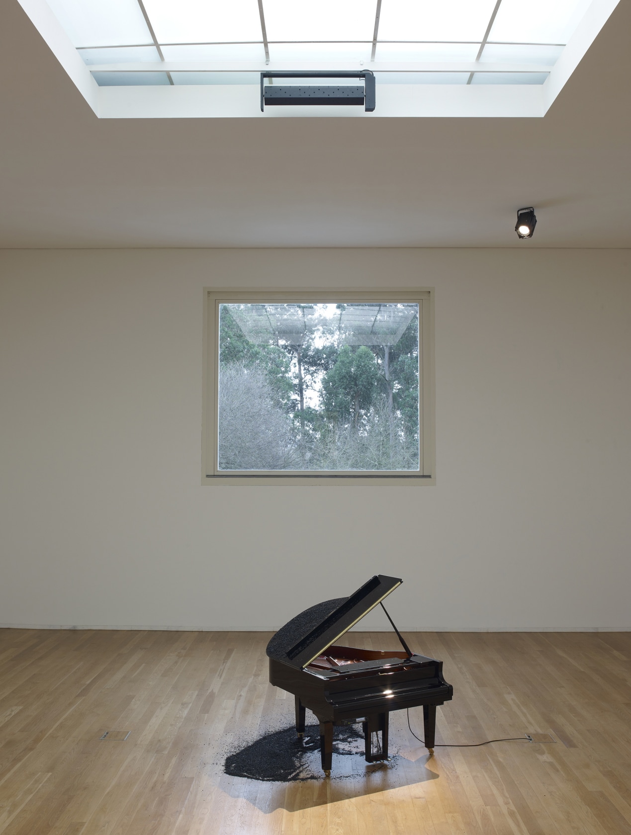 Exhibition view: Campaign: An Exhibition in Four Moments, Museu Serralves, Porto, 2016 Photo: © Filipe Braga/ Fundação de Serralves