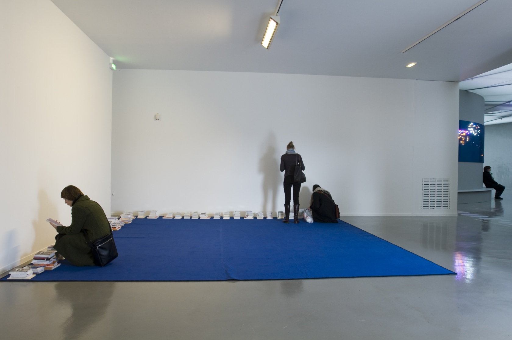 Tapis de Lecture, 2000–07 Blue carpet, 500 books Tapis de Lecture (reading carpet), presented in the ‘Carré Zen’, consists of...