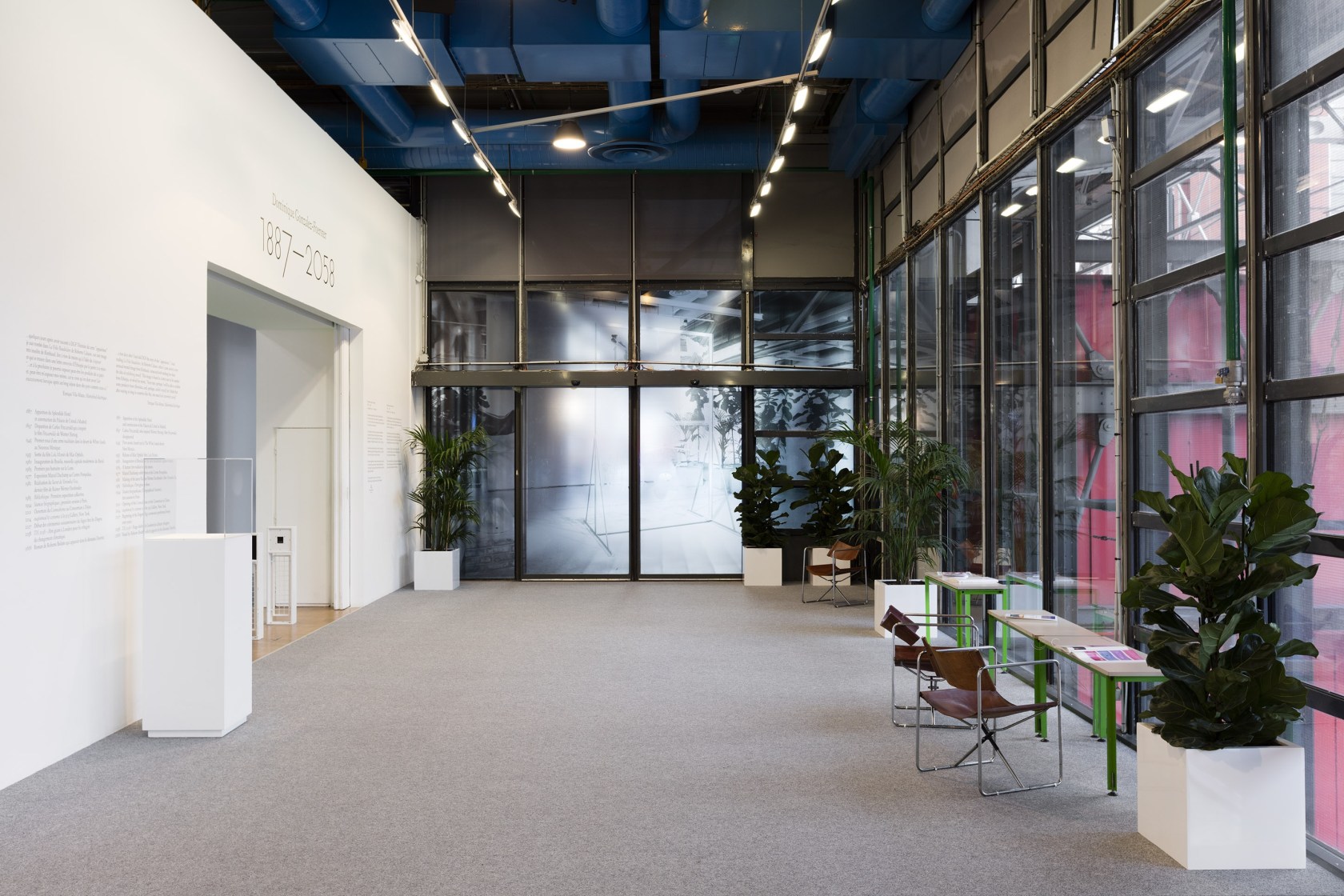 Espace 77, 2015 with Philippe Parreno (showcases) Environment Photo © Andrea Rossetti