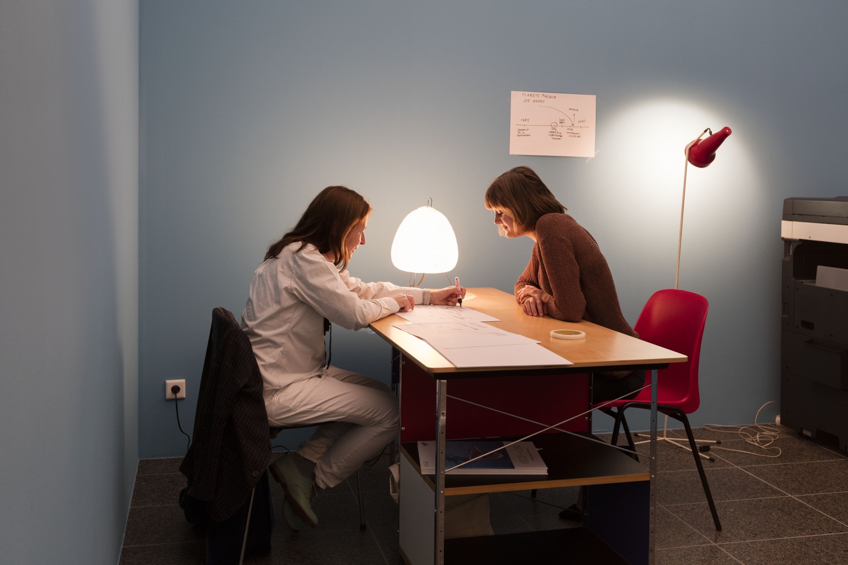 Séances Biographiques, 3e session, 1994/2015 Chairs, desk, lamps, photocopier, framed archival digital prints (RGB Prints, 2013), Kodak prints on transparent...