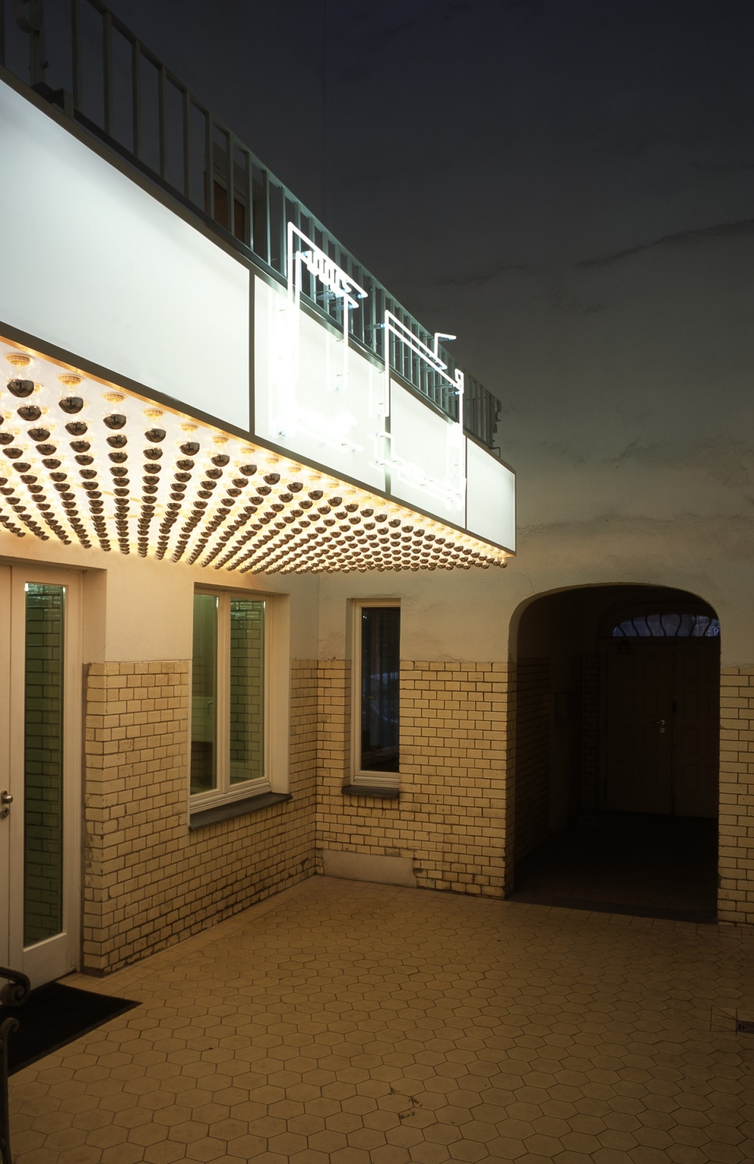 Marquee (Esther Schipper Plans), 2006 Powder-coated steel, aluminium, Makrolon, electrical equipment, 448 silver crown mirrored bulbs (E27 / 40 Watt),...