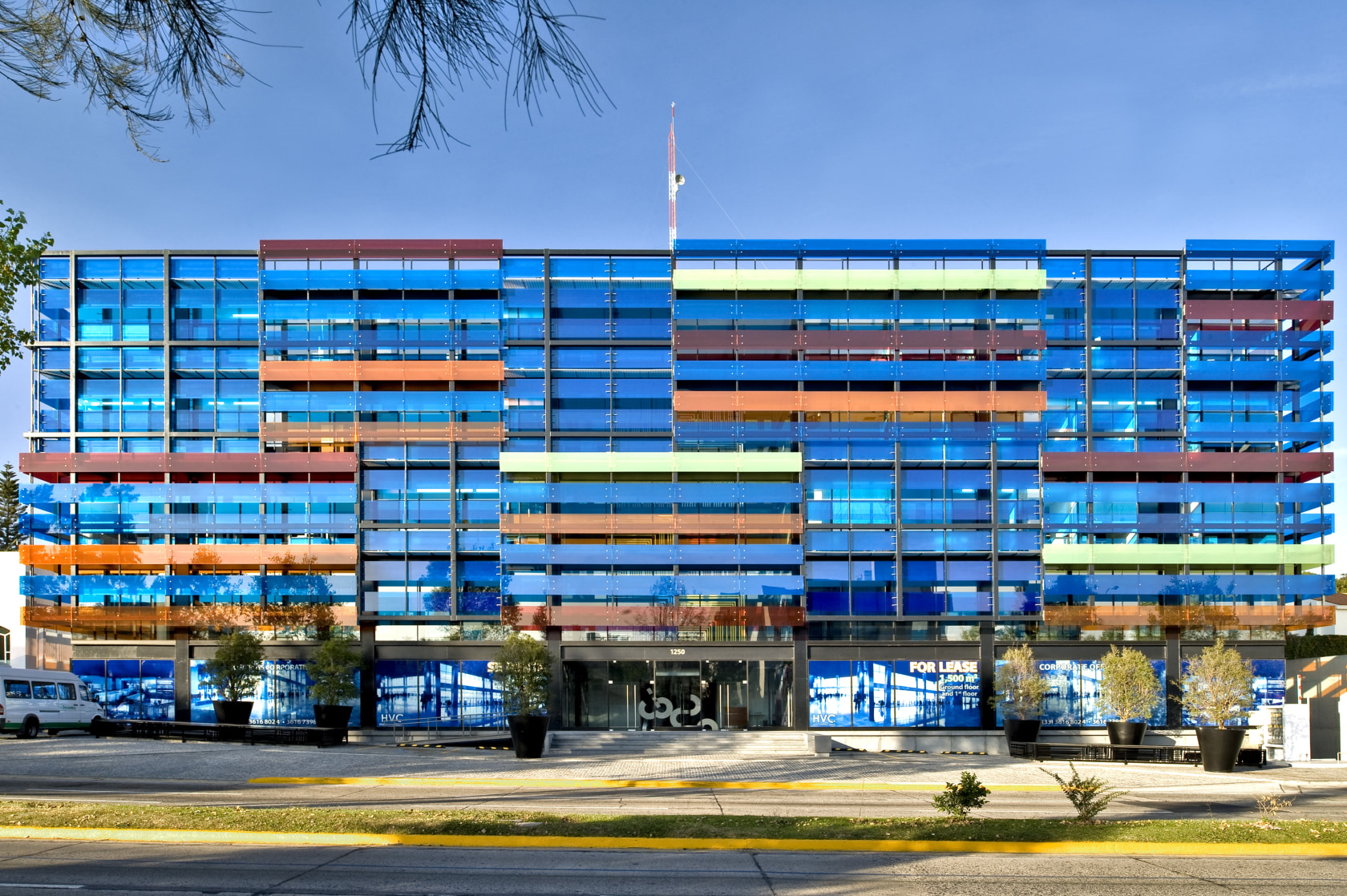 Liam Gillick Dynamica Building, 2008 with Rodrigo Gomez Villaseñor Edificio Dynámica, Guadalajara