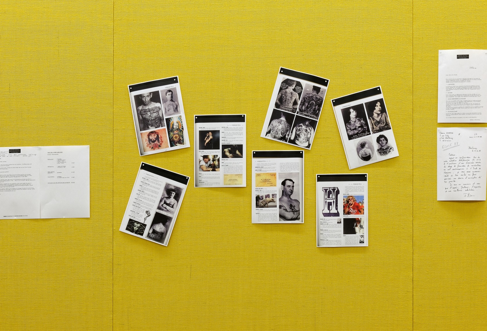 Information Room (German Research Service Special Press Reports, Tattoo Magazine, Women's Basketball), 1993 Dyed jute, various papers Photo © Blaise...