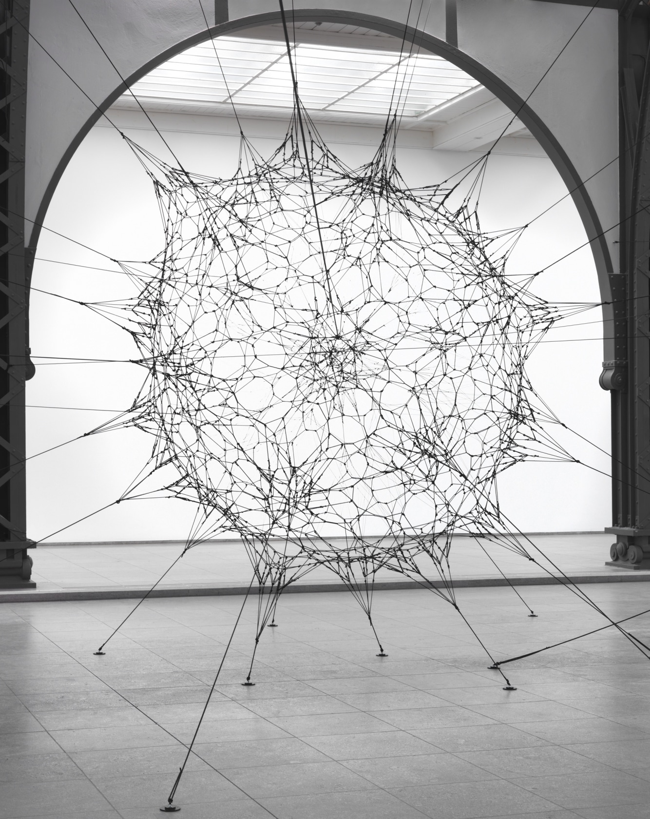 Exhibition view Cloud Cities, 2010–11 Hamburger Bahnhof, Berlin Photo © Studio Tomás Saraceno, Jens Ziehe