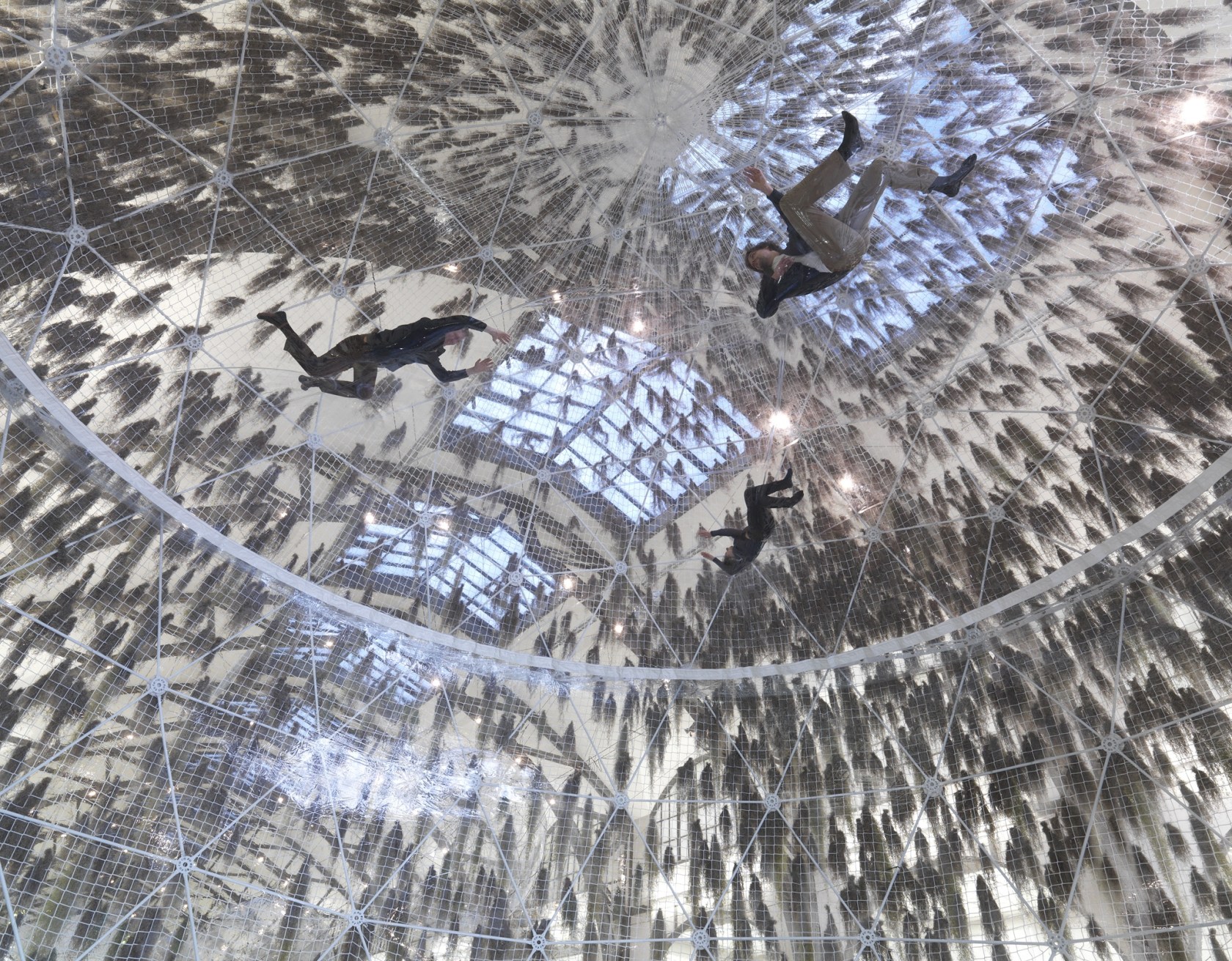 Exhibition view Cloud Cities, 2010–11 Hamburger Bahnhof, Berlin Photo © Studio Tomás Saraceno, Jens Ziehe