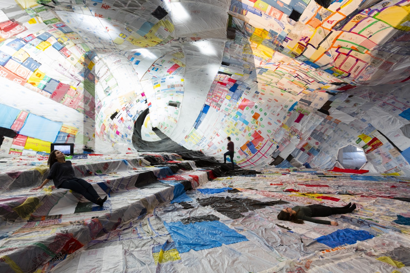 Museo Aero Solar, 2007–ongoing Reused plastic bags, ventilator, tape, polyester rope, fabric The work is a flying museum, a solar...