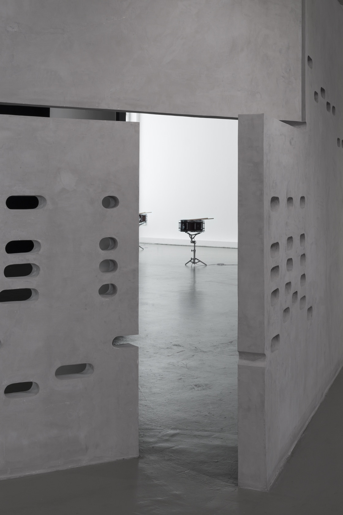 Exhibition view No Names, No Title, 2014&ndash;15 Tel Aviv Museum of Art, Tel Aviv Photo &copy; Elad Sarig