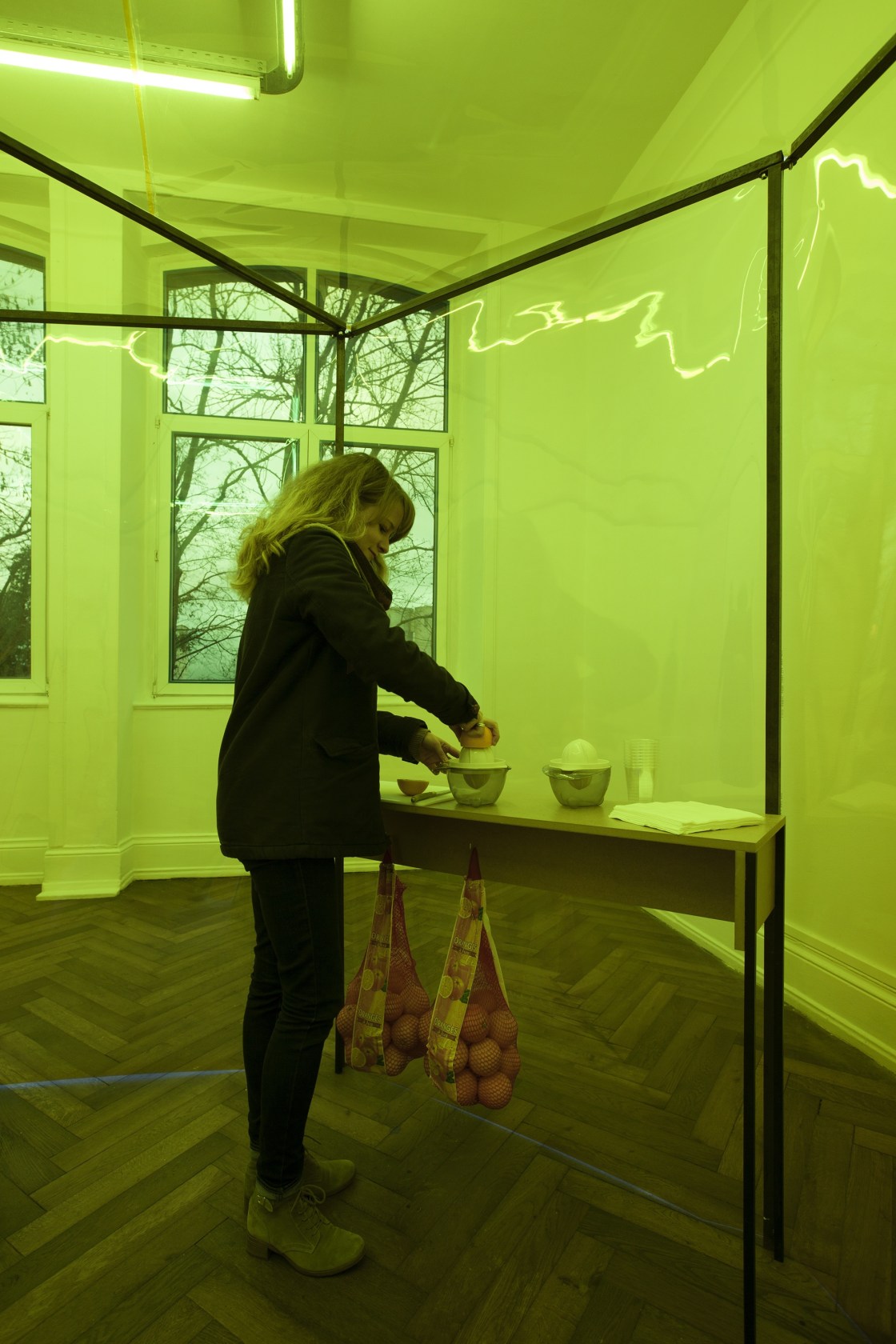 Orange Oranges 2 (Medium Lemon/Summer Blue), 2004 Steel modular structure, le photographic filter (ref. 306 medium lemon and ref. 140...