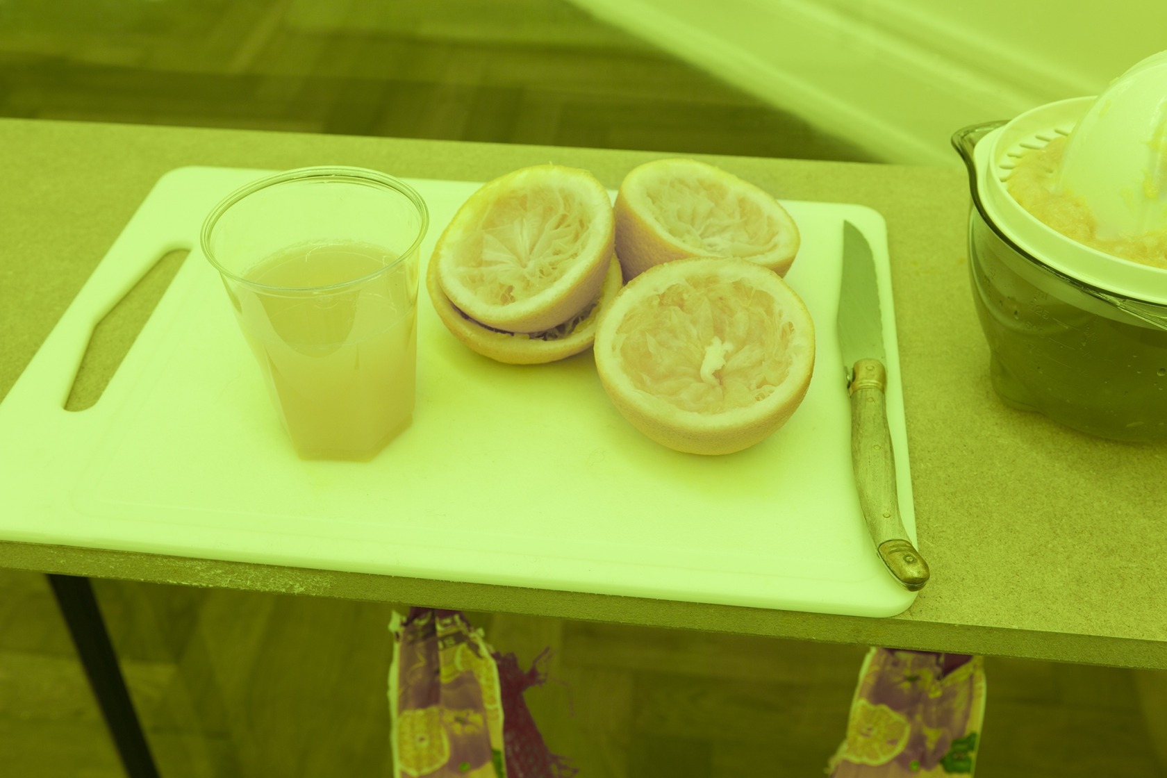 Orange Oranges 2 (Medium Lemon/Summer Blue), 2004 Steel modular structure, le photographic filter (ref. 306 medium lemon and ref. 140...