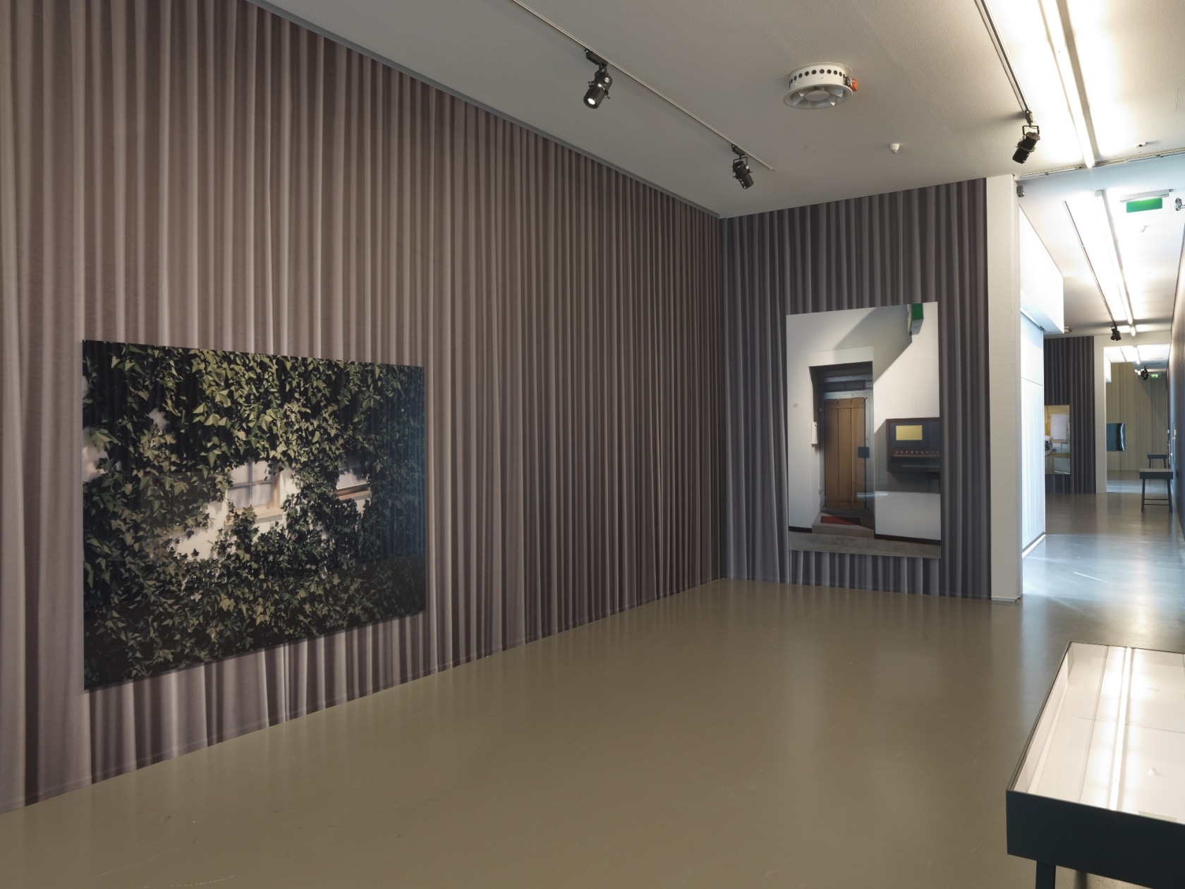 Klause 2 / Tavern 2, 2006 (left) Klause 1 / Tavern 1, 2006 (right) Both works: C-print, Diasec The images...