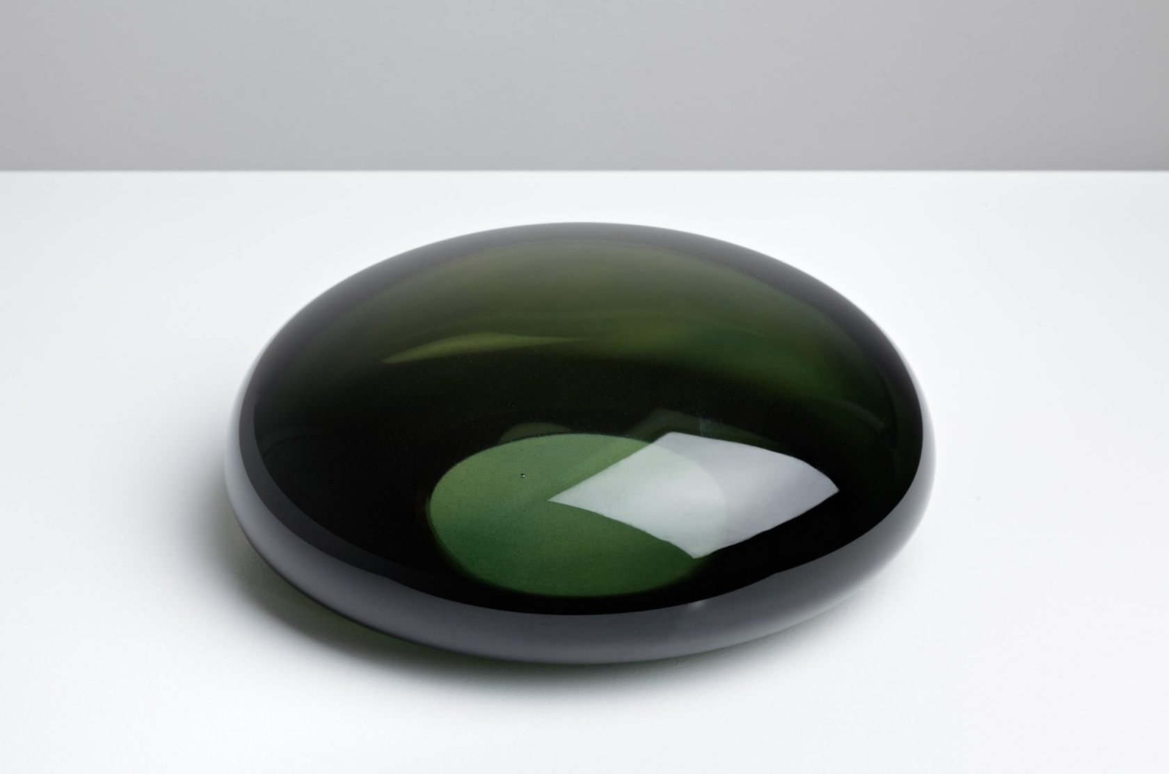 Matti Braun Untitled, 2009 Glass, green ø 24 cm, hieght 11 cm Photo © Hans Georg Gaul