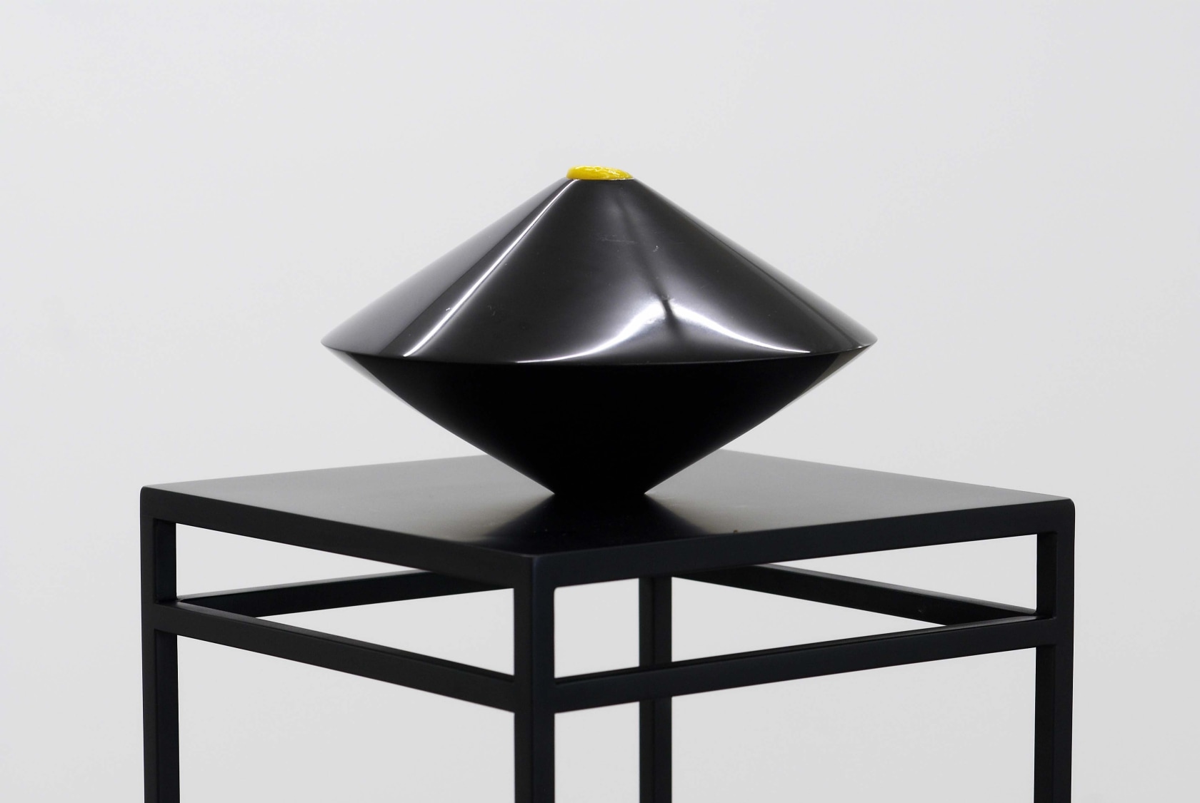 La Terra gira le spalle al Sole / The Earth turns its back to the Sun, 2007 (detail) Painted iron,...