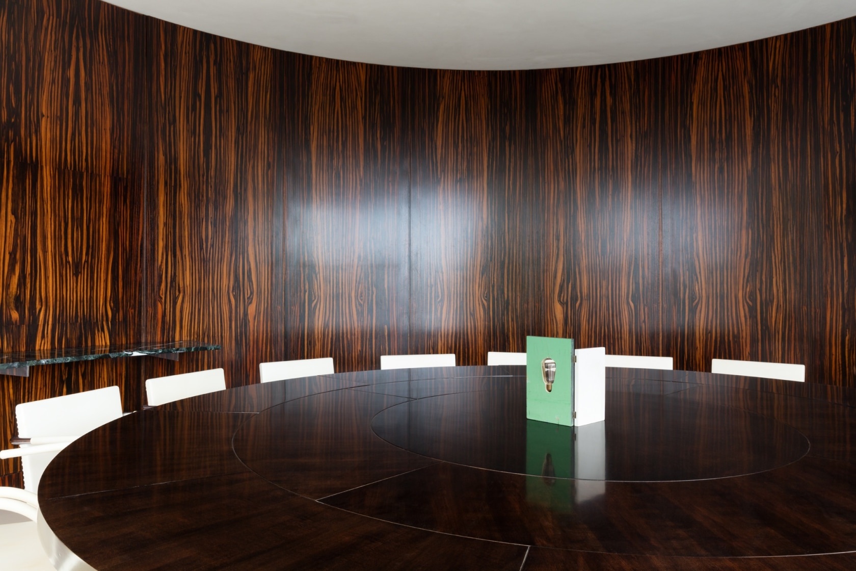 Exhibition view Tugendhat 1: Jiří David, Jiří Kovanda, Roman Ondak, 2017 Villa Tugendhat, Brno Photo © Andrea Rossetti