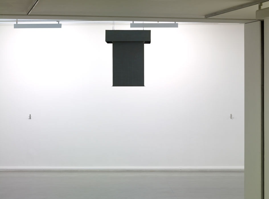 Exhibition view Roman Ondak, 2012 Musée d’art moderne de la Ville de Paris Photo © Musée d’art moderne de la...